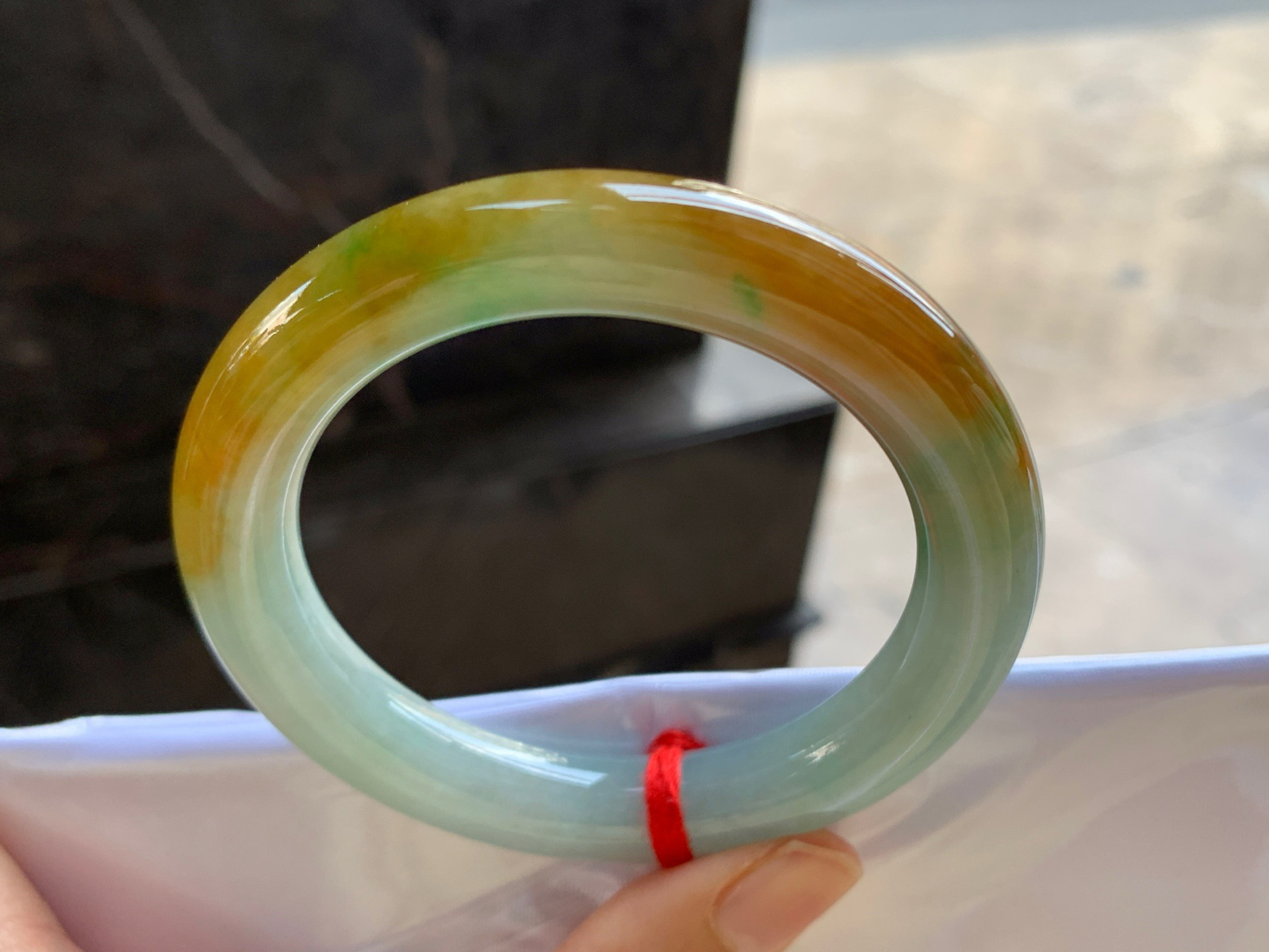 53.5-10.4

黄翡圆条手镯^_^鲜艳 浓郁 起光