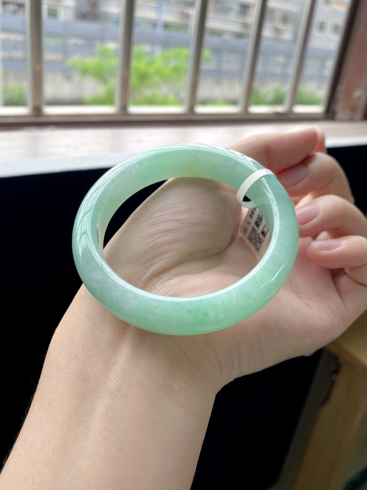 苹果绿洒金正圈成品
⭕️54.5-12.5-8.5