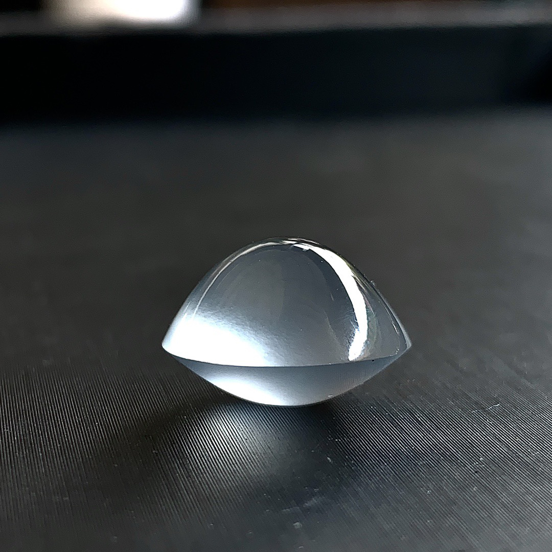 ️ 玻璃种蛋面，胶感十足，荧光盈盈，通透度拉满
尺寸15.6×15×10.2