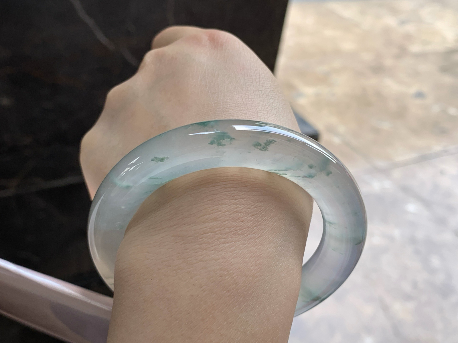 57.5-12

高冰蓝花圆条手镯^_^透亮 荧光十足 飘花灵韵