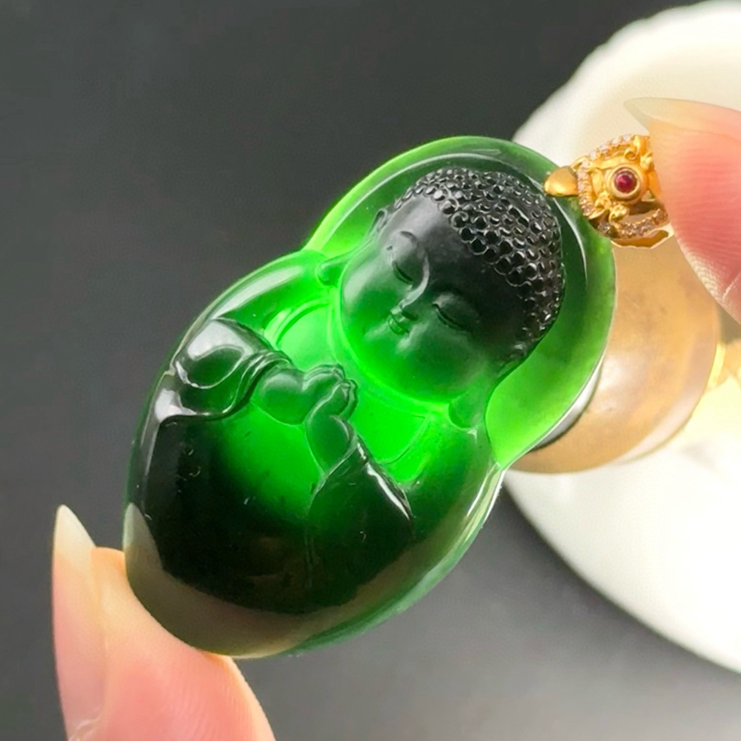精品18k墨翠宝宝佛 种好色正 黑度极好 打灯通透 油性十足 尺寸49.5