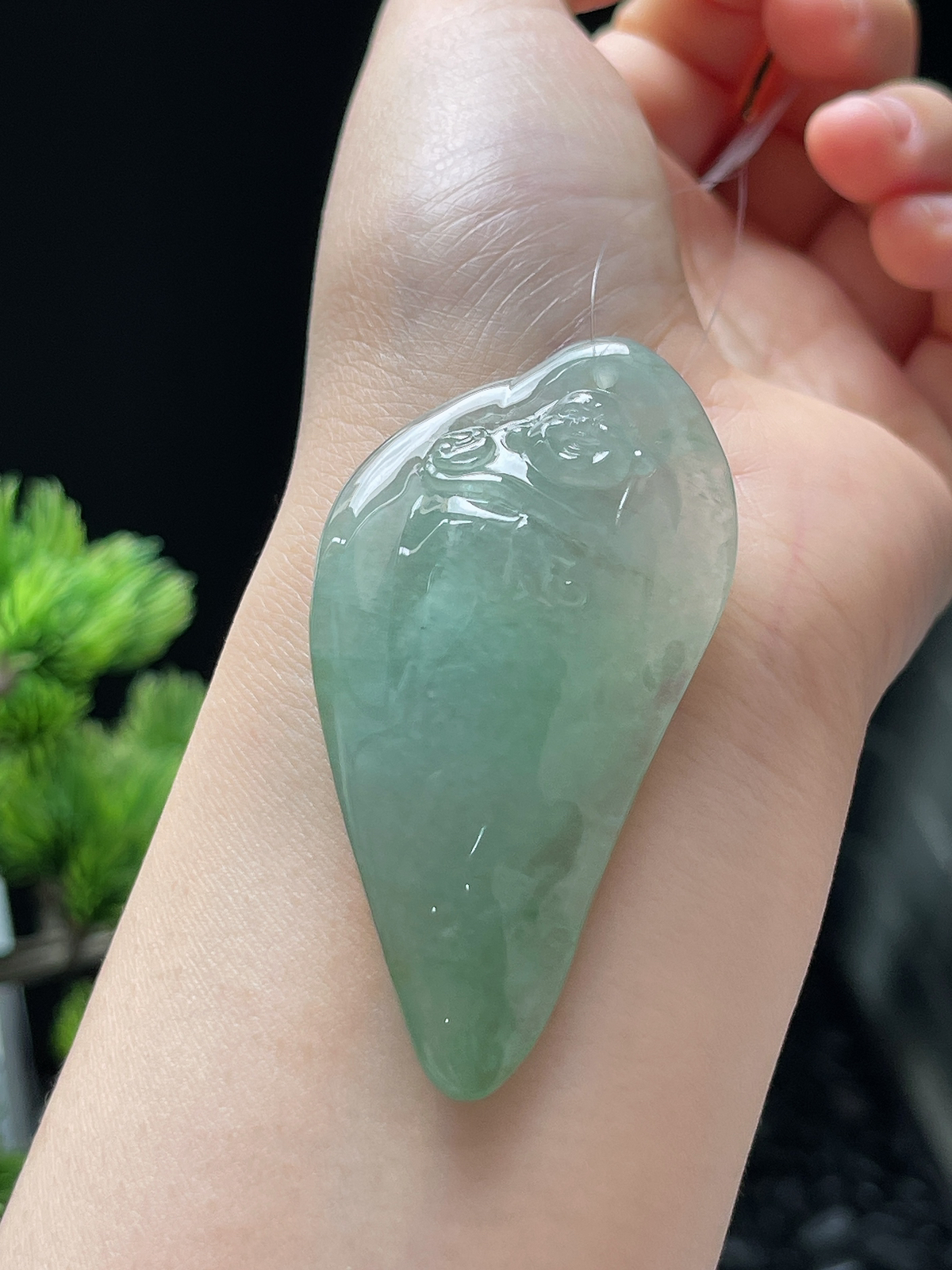 翡翠冰糯种淡绿色佛公