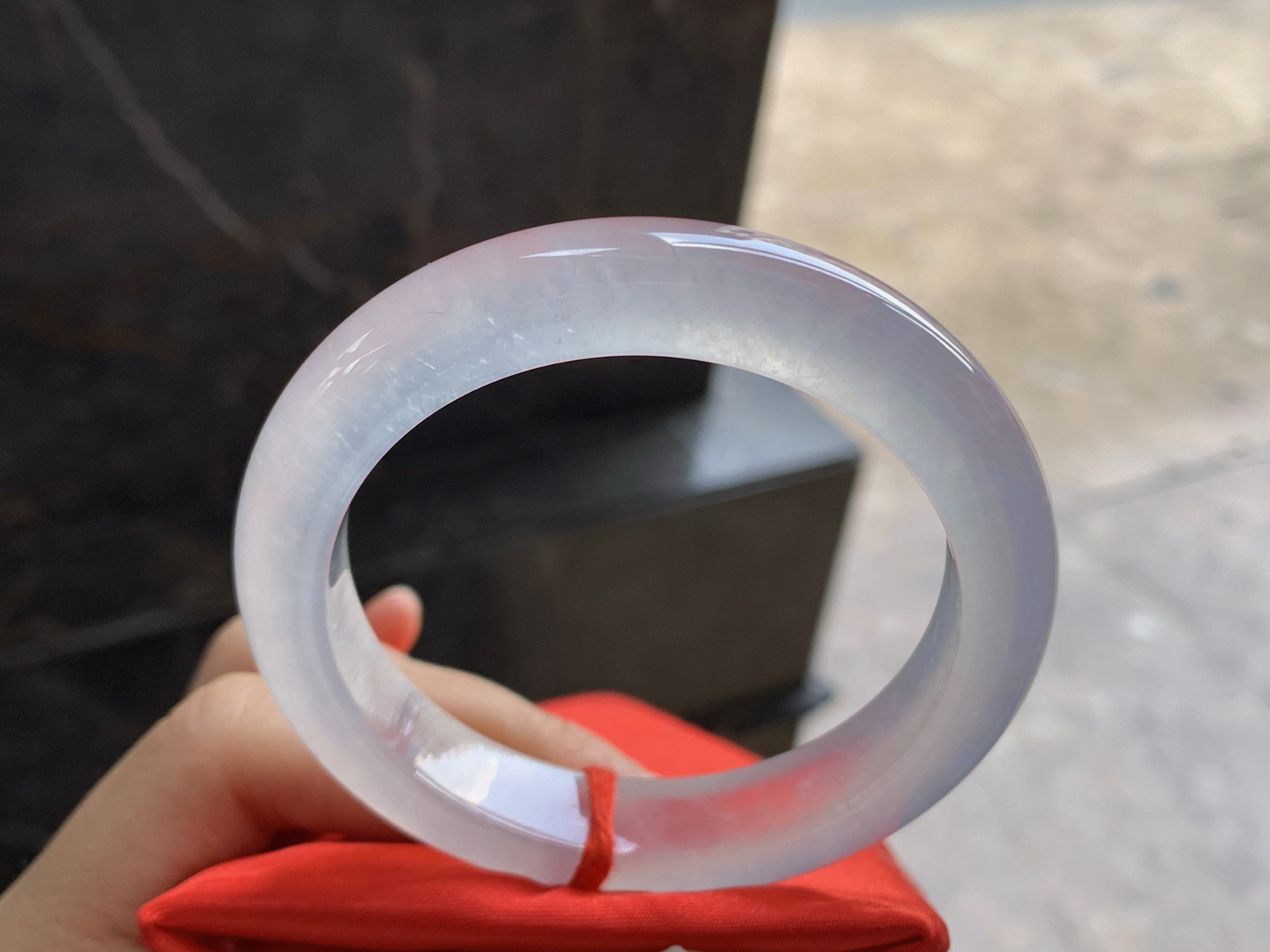 55.5-12-9

高冰手镯^_^种老 荧光十足 透亮