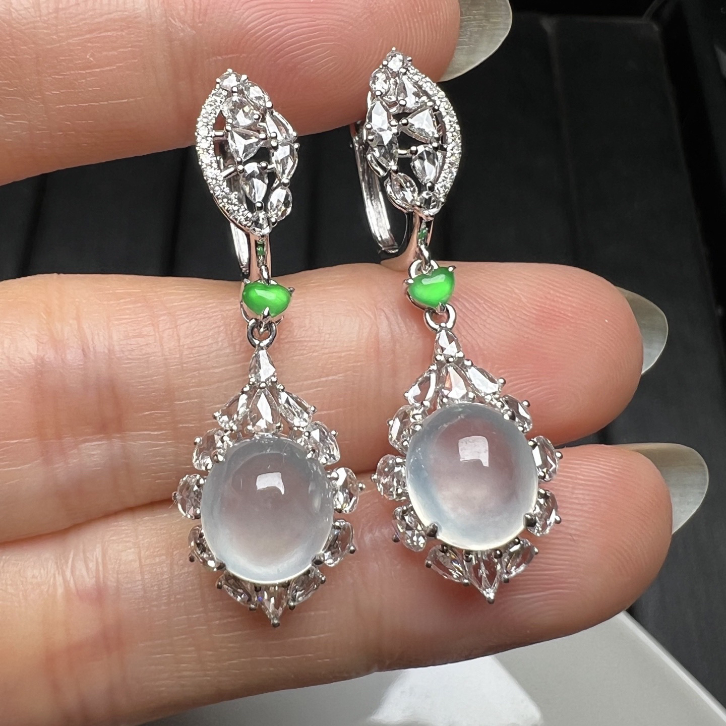 ️18k金钻石镶嵌高冰种起光翡翠白冰蛋面耳包耳坠天然缅甸A货高端大气