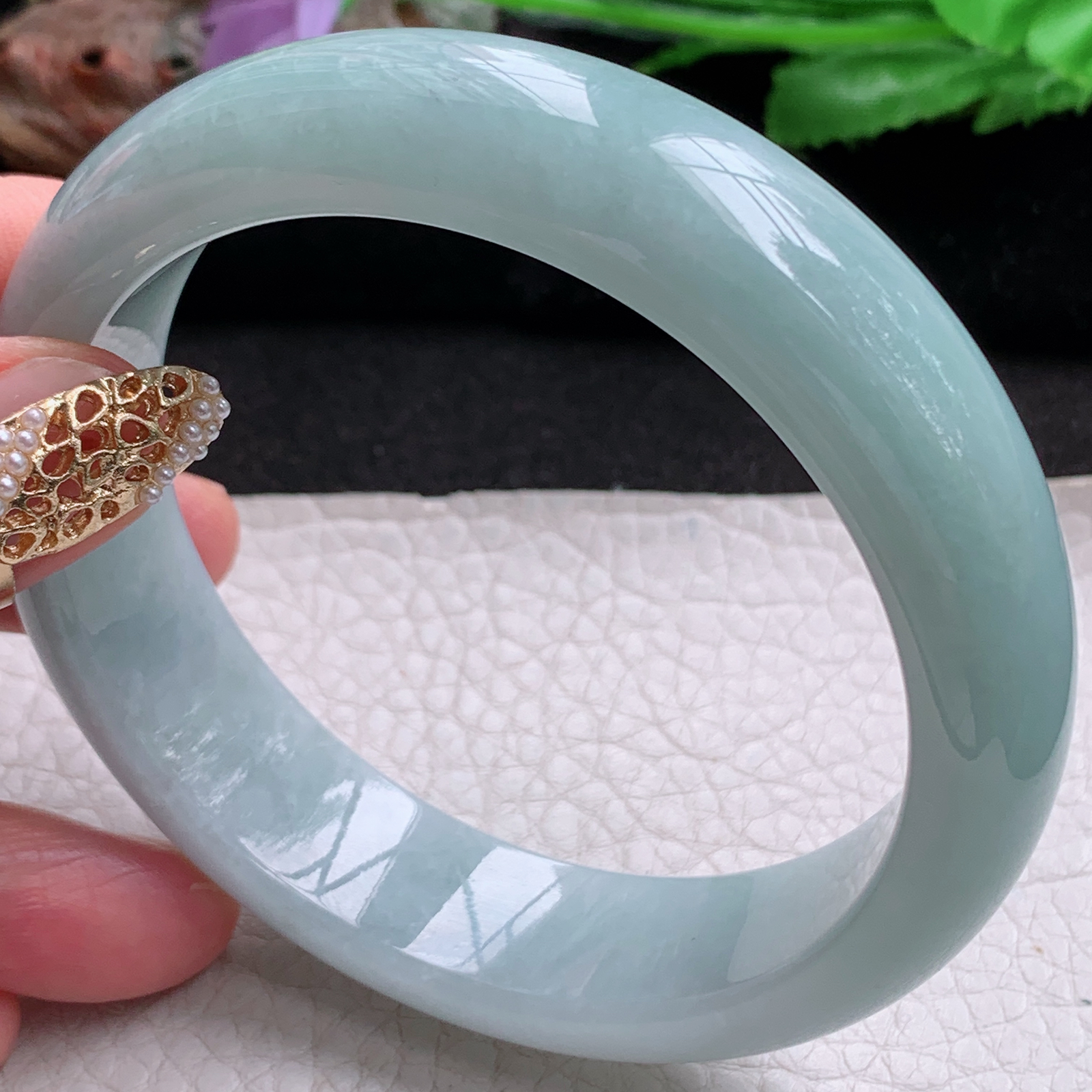 nr大圈口62*16*8.7轮胎镯 天然翡翠a货手镯浅绿大气正圈玉镯子