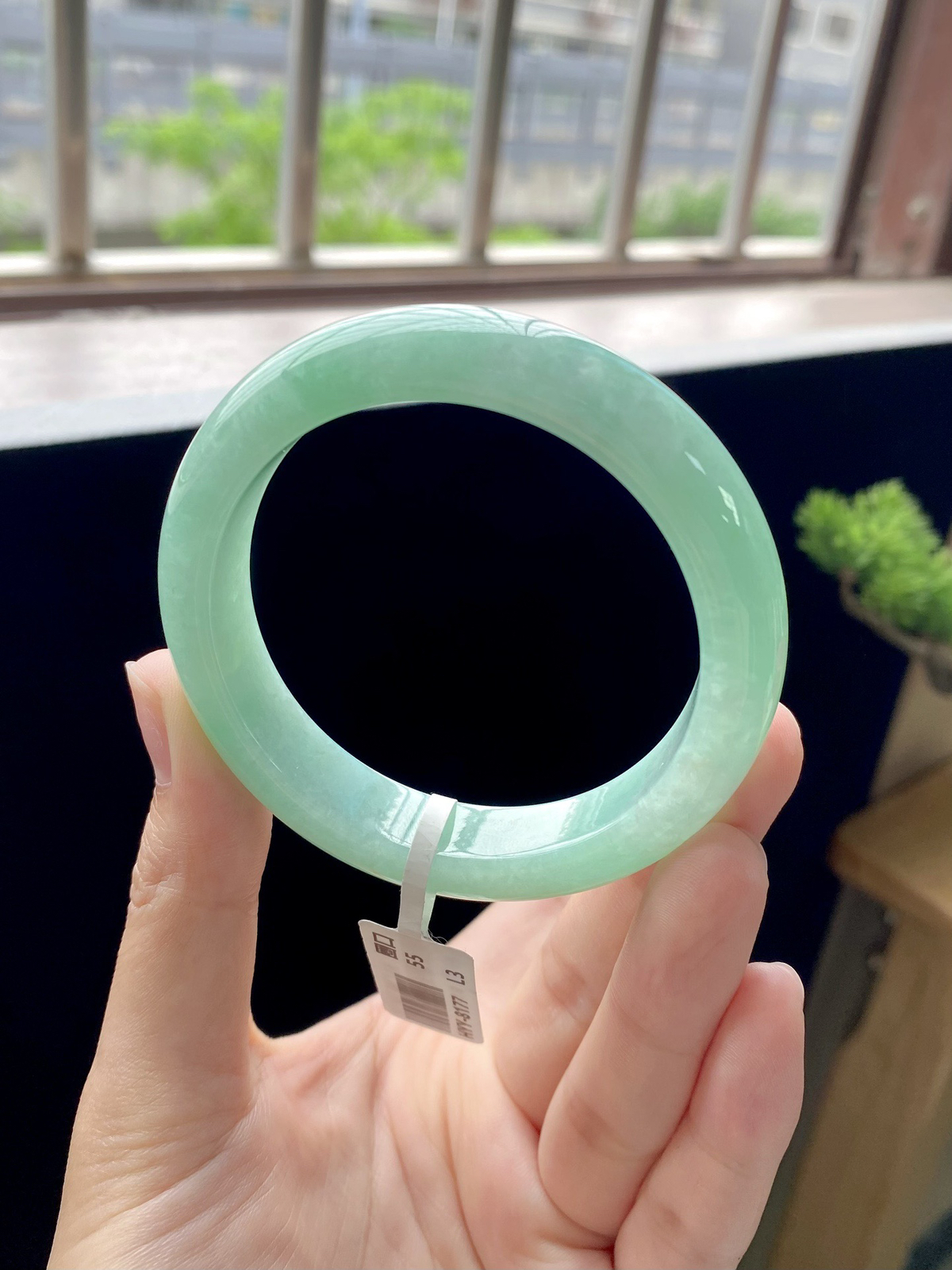 苹果绿洒金正圈成品
⭕️54.5-12.5-8.5