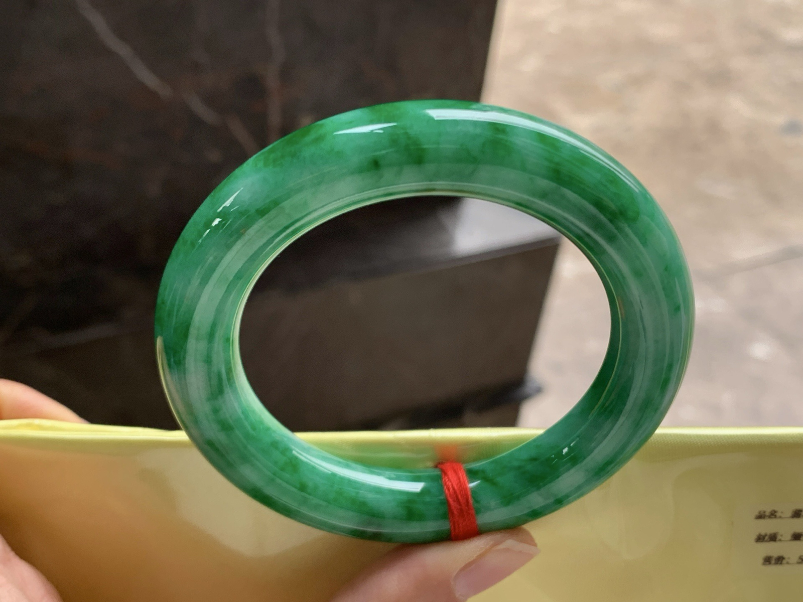 53.5-11.7

紫罗兰圆条手镯^_^颜色鲜艳 浓郁