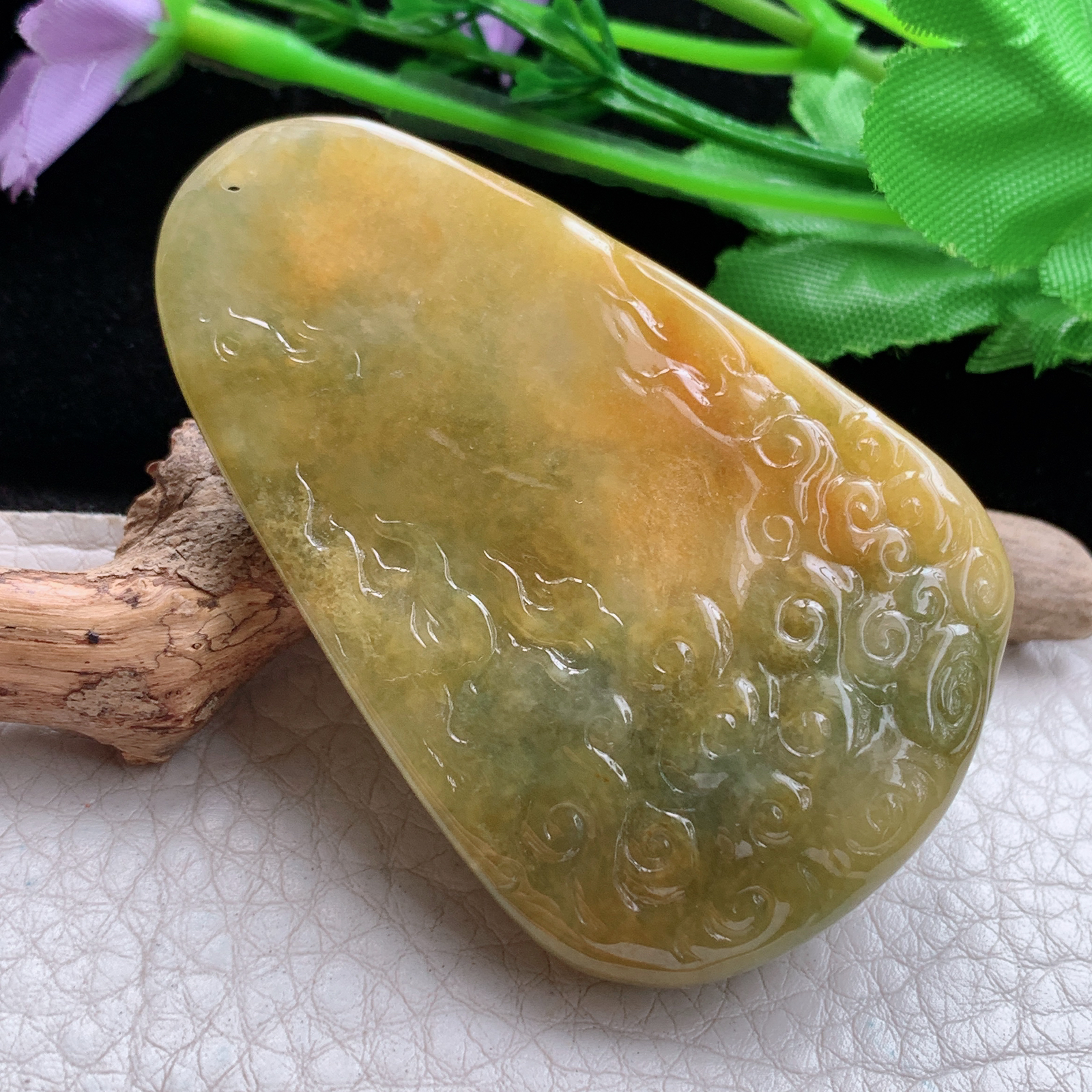 lz实拍63.9*40.8*13.9天然缅甸翡翠黄加绿黄财神 财爷玉吊坠 玉挂件