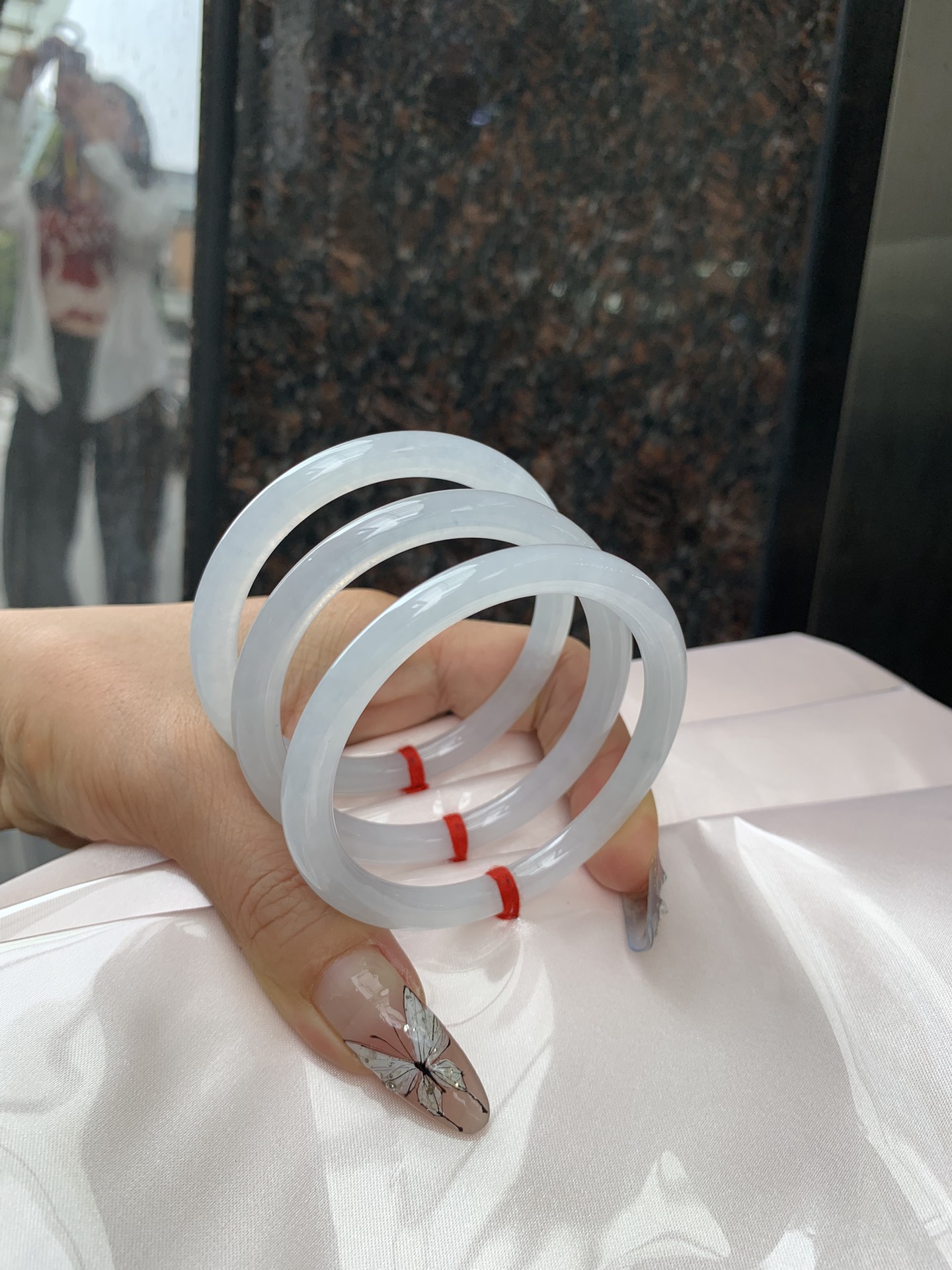 白月光美人条 54.5-7.1-6.1 0412-N410-5 打灯细纹，底妆细腻，水水润润的白月光