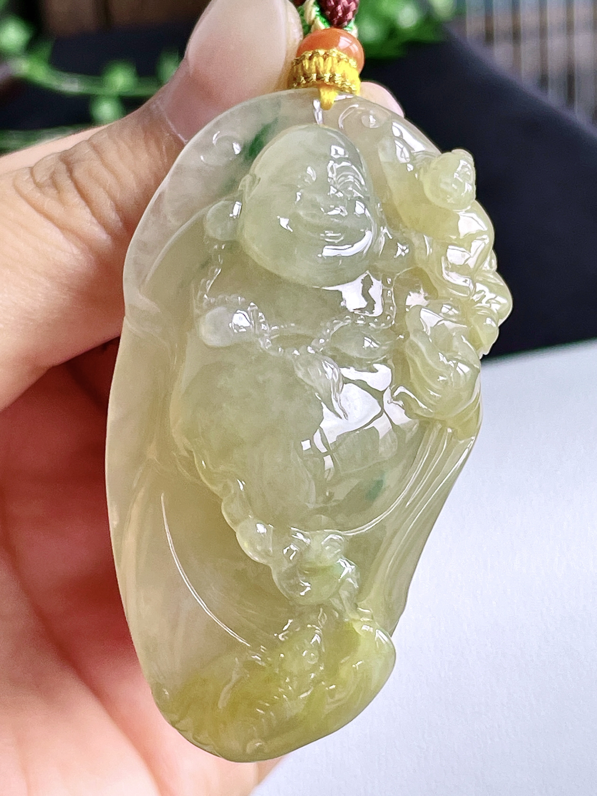 【裸石】冰黄翡逍遥佛吊坠
【说明】缅料 性价比高  
【尺寸】59-33.7-15.7
