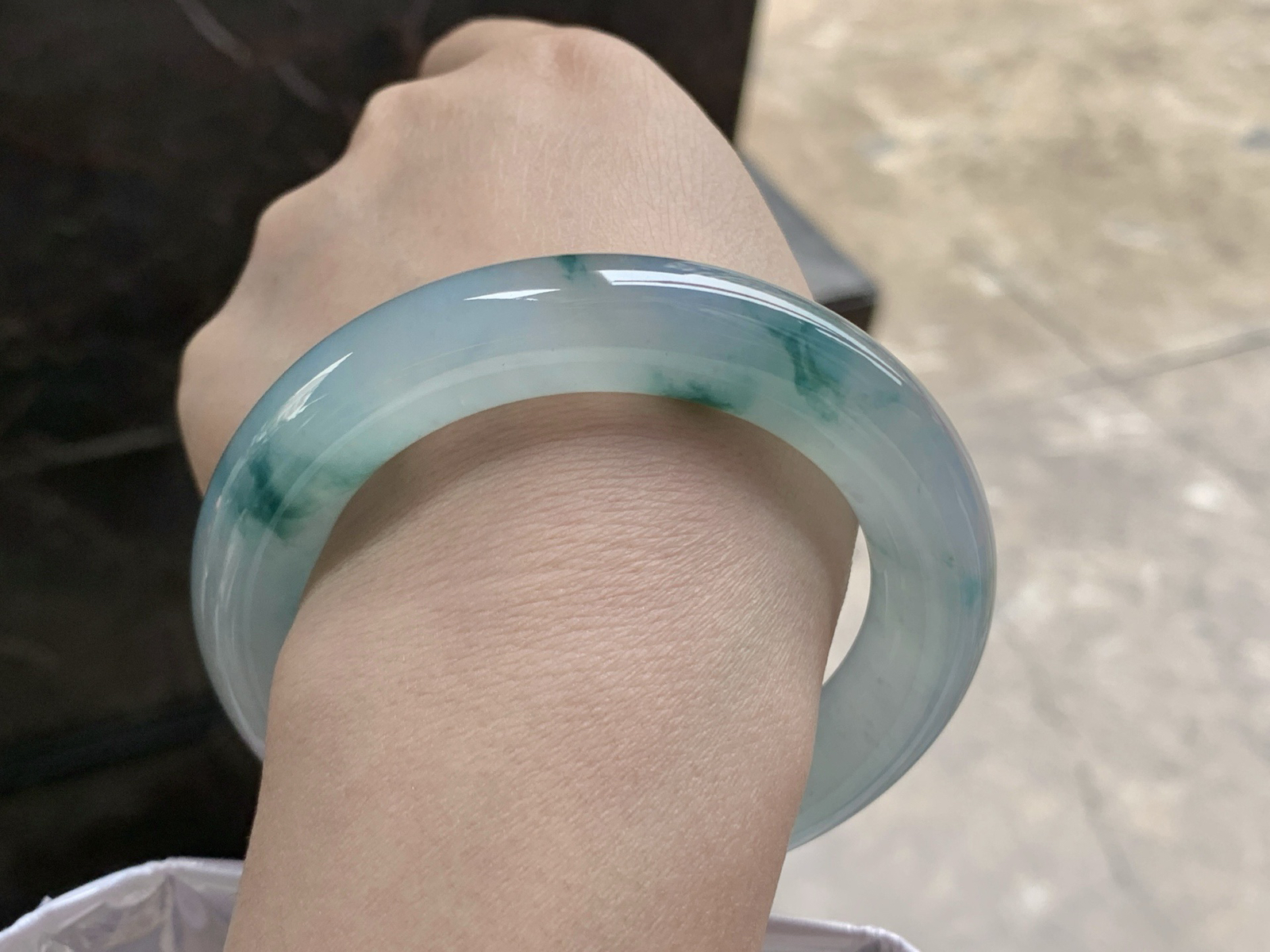 56-12.8

蓝花圆条手镯^_^水润冰透