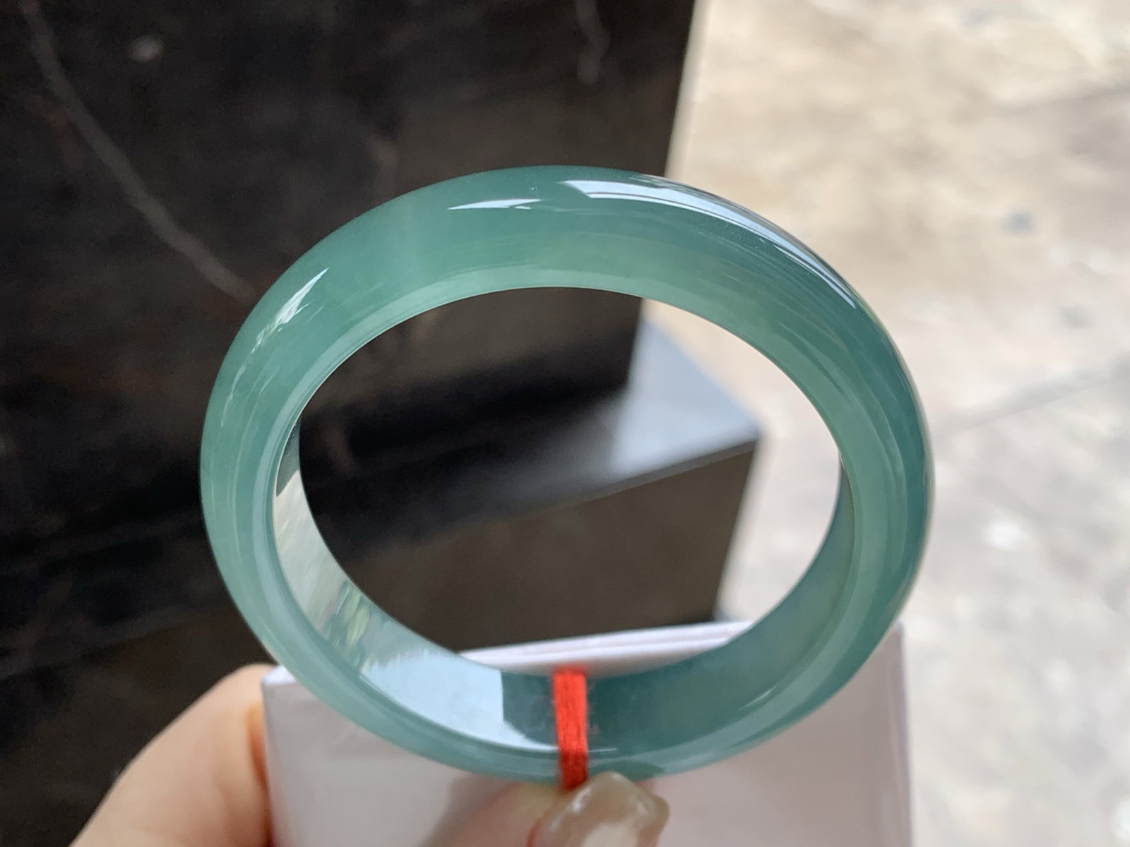 55-12.6-8.4

冰种老蓝水手镯^_^种老肉细 很耐看