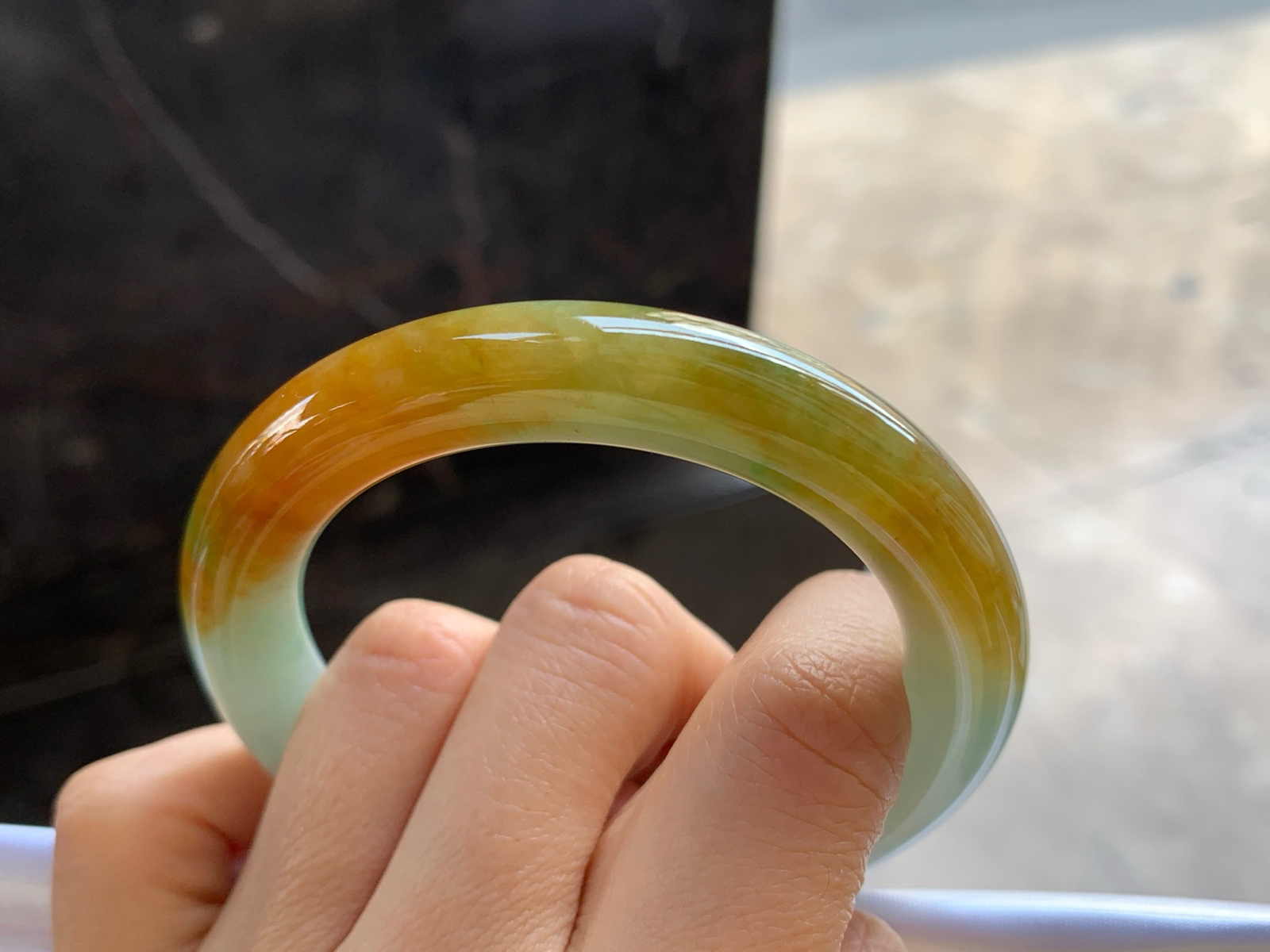 53.5-10.4

黄翡圆条手镯^_^鲜艳 浓郁 起光