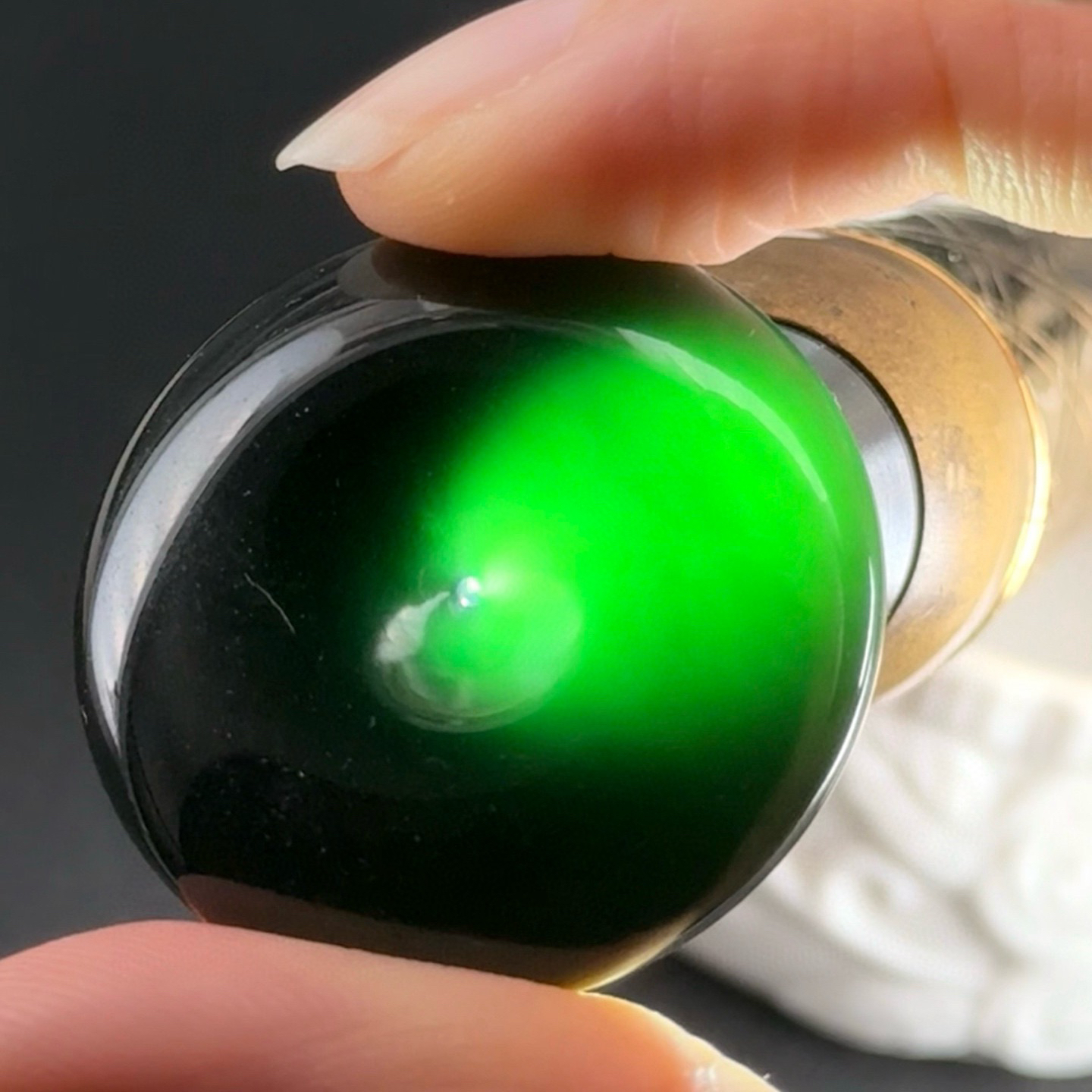 裸石平安扣 种好色正 黑度极好 打灯通透 油性十足 尺寸31.5