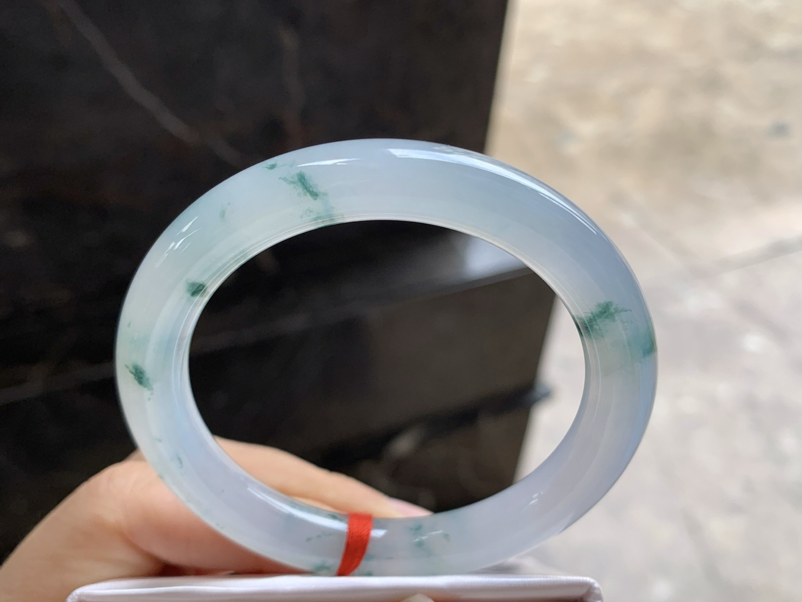 52.5-9.1

冰蓝花圆条手镯^_^清新 冰透