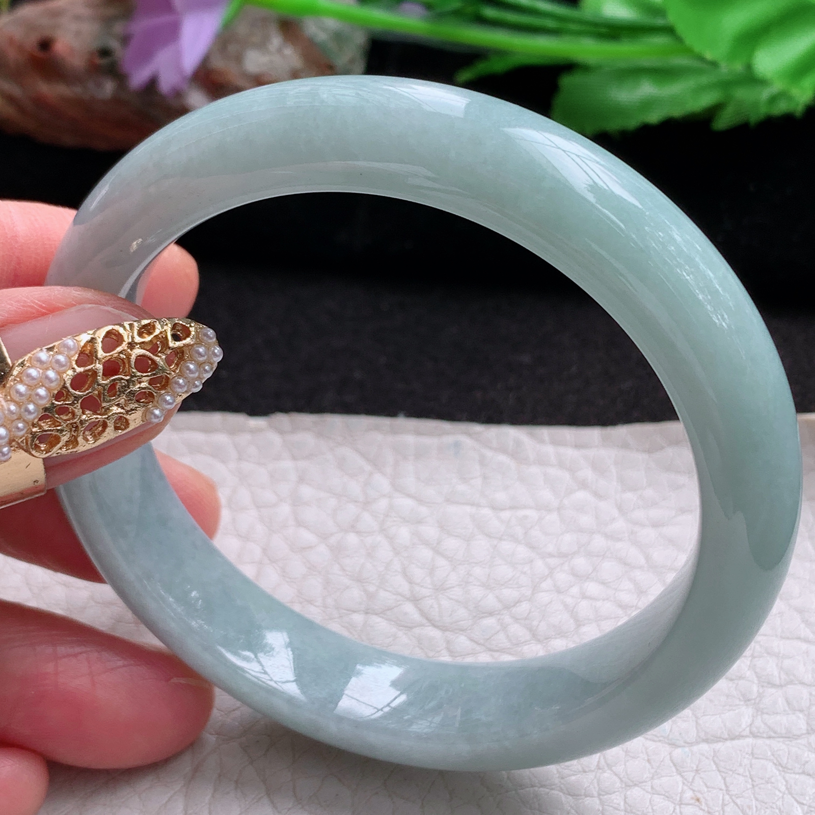 js实拍56*12.5*7.7平安镯 天然翡翠a货手镯浅绿正圈玉镯子