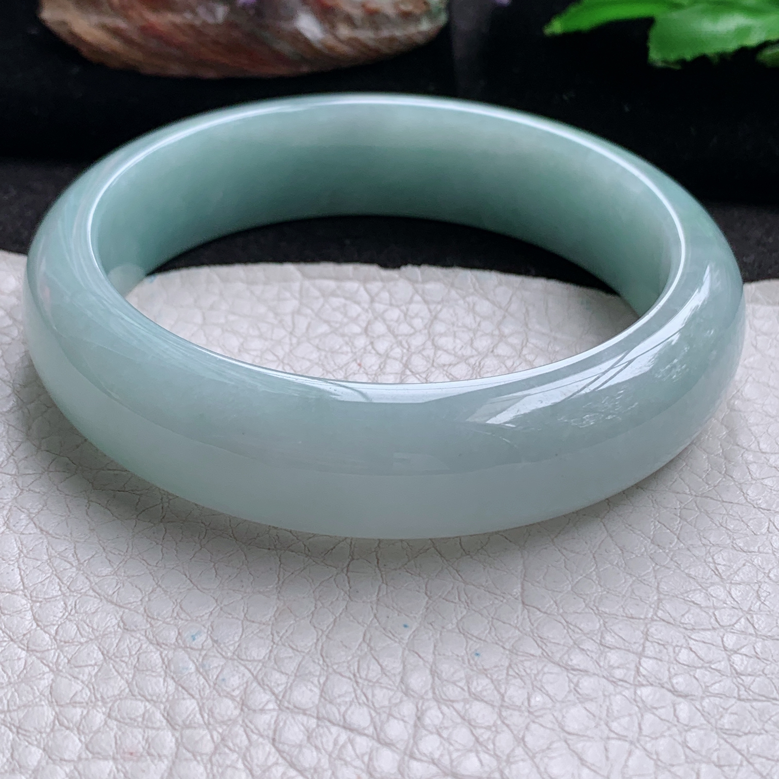 nr大圈口62*16*8.7轮胎镯 天然翡翠a货手镯浅绿大气正圈玉镯子