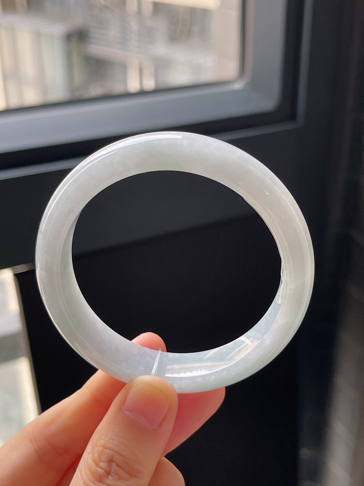 正圈53.2圈口，翡翠糯化种淡绿色手镯