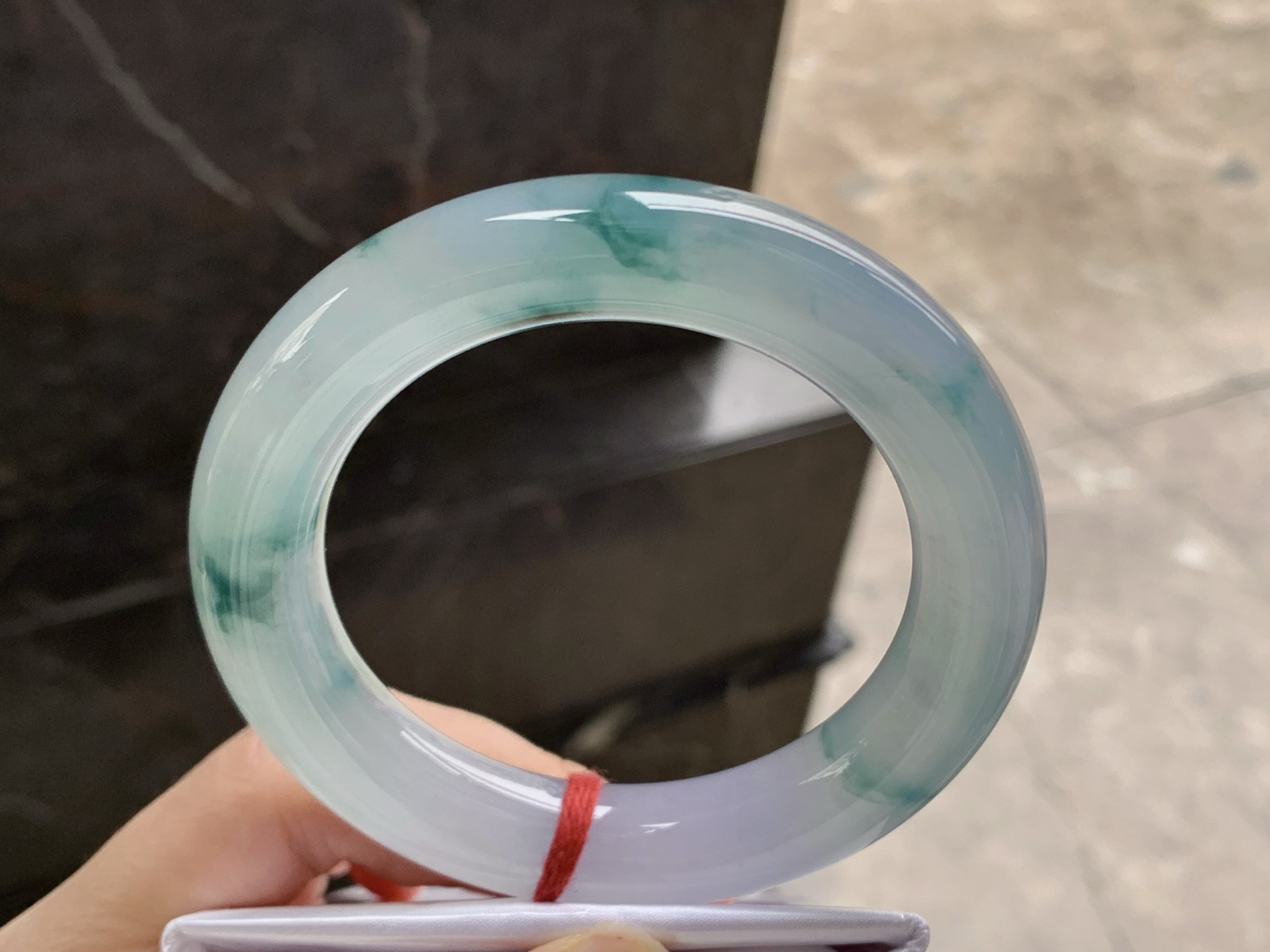 56-12.8

蓝花圆条手镯^_^水润冰透