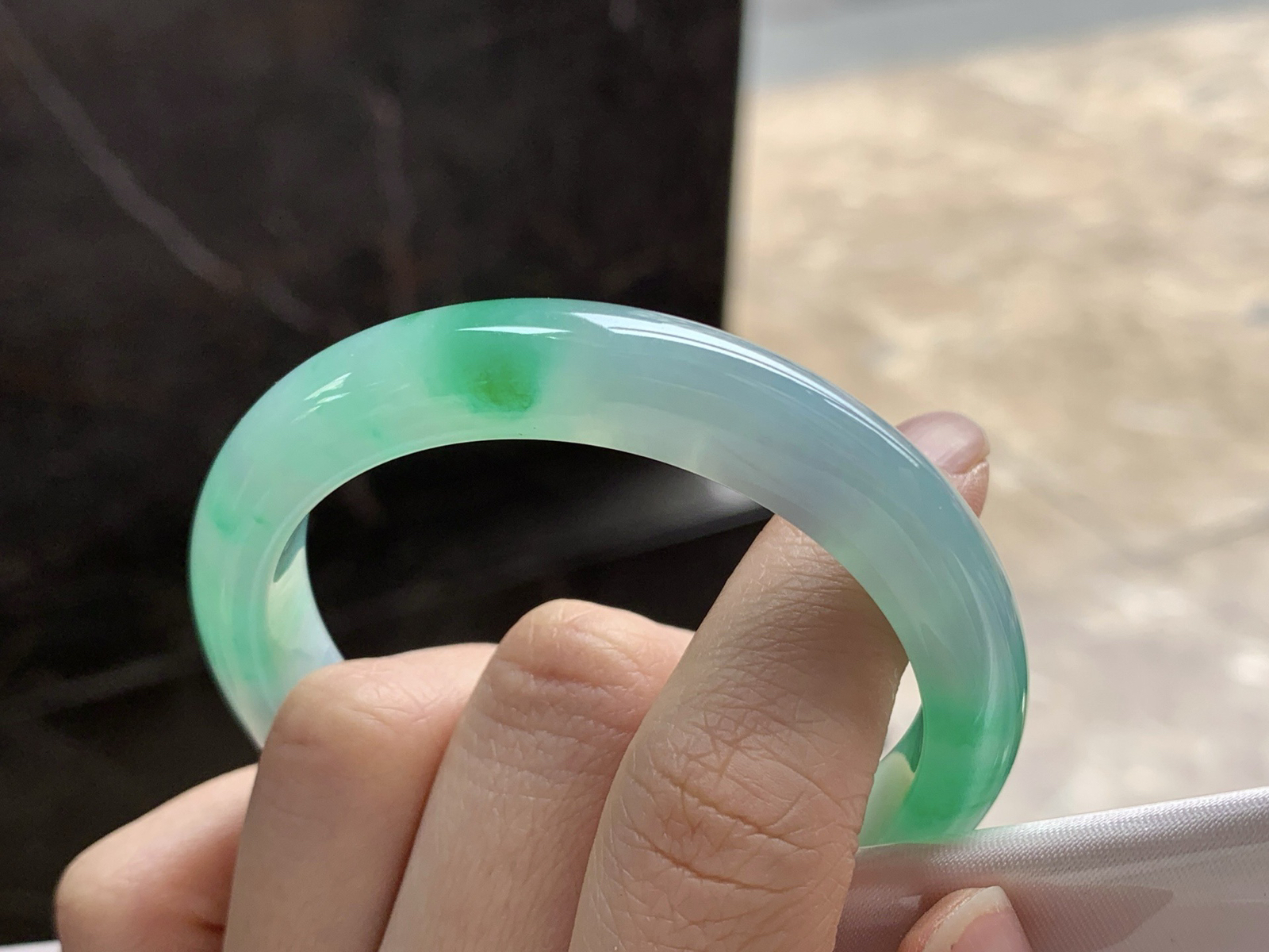 51-6.9-7.8

飘绿手镯^_^色阳