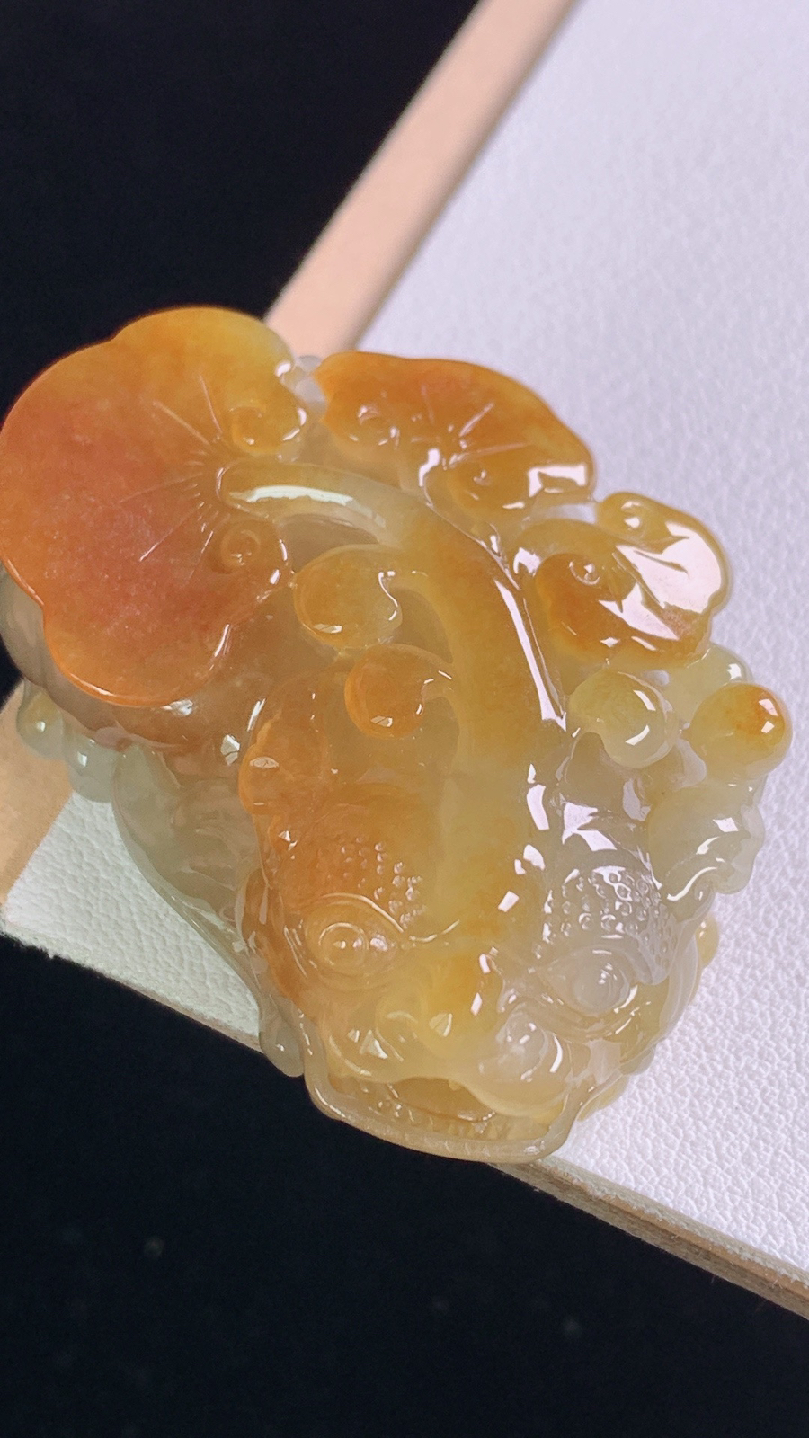 黄翡貔貅
天然黄翡，霸气十足，
尺寸:45.7-31.0-18.2mm 9