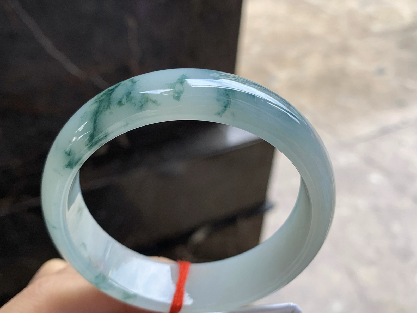 57.5-16.4-7.4

蓝花宽版手镯^_^细腻 飘花灵韵