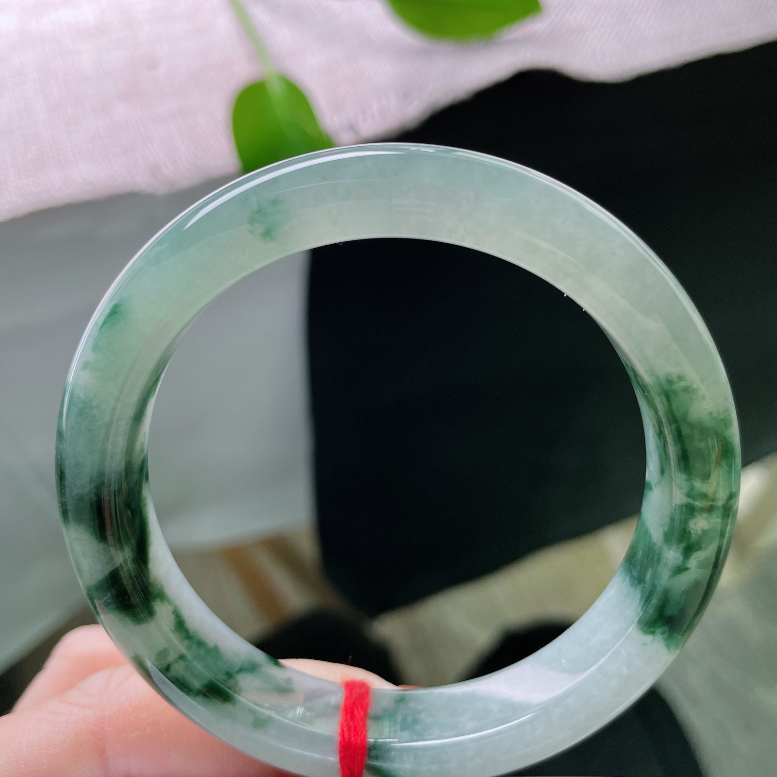 59.7/12.4/8.8，飘花，水润，细腻，甜美，优雅，贵气，耐看，雍容华贵，大气