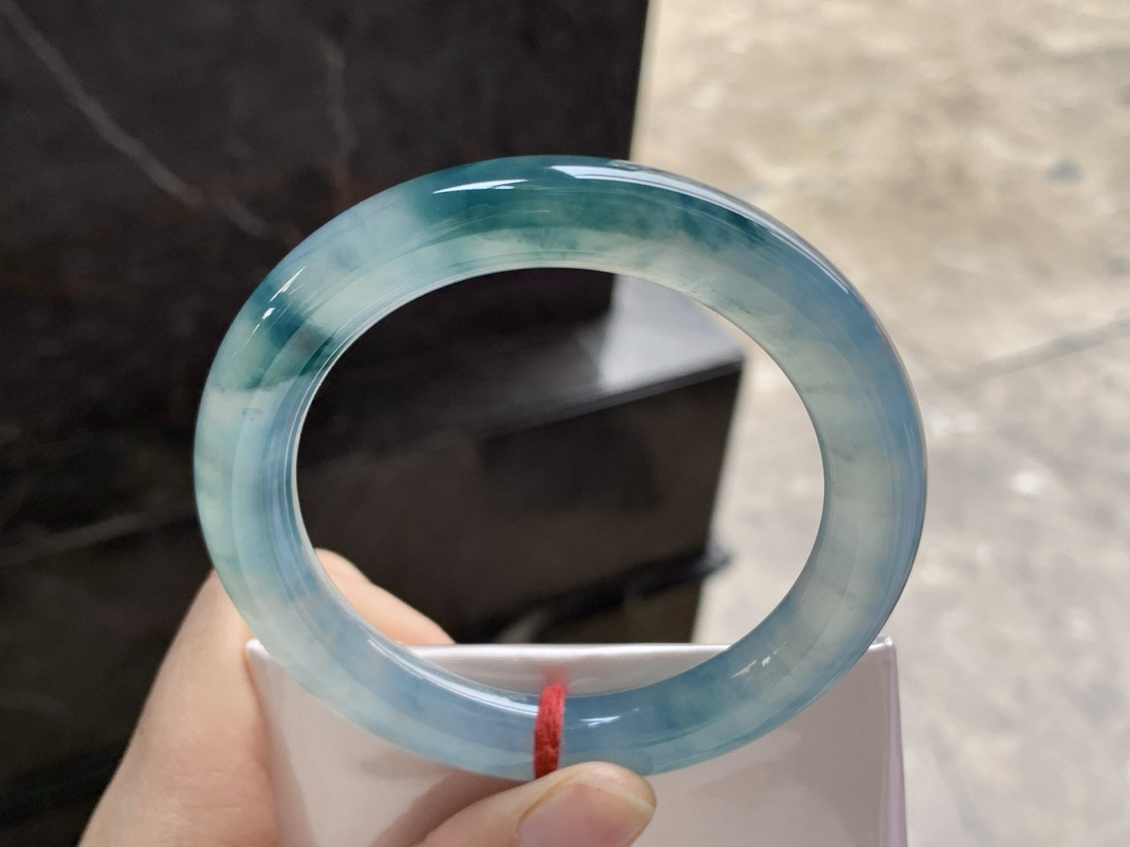 55-10.2

蓝花圆条手镯^_^冰透