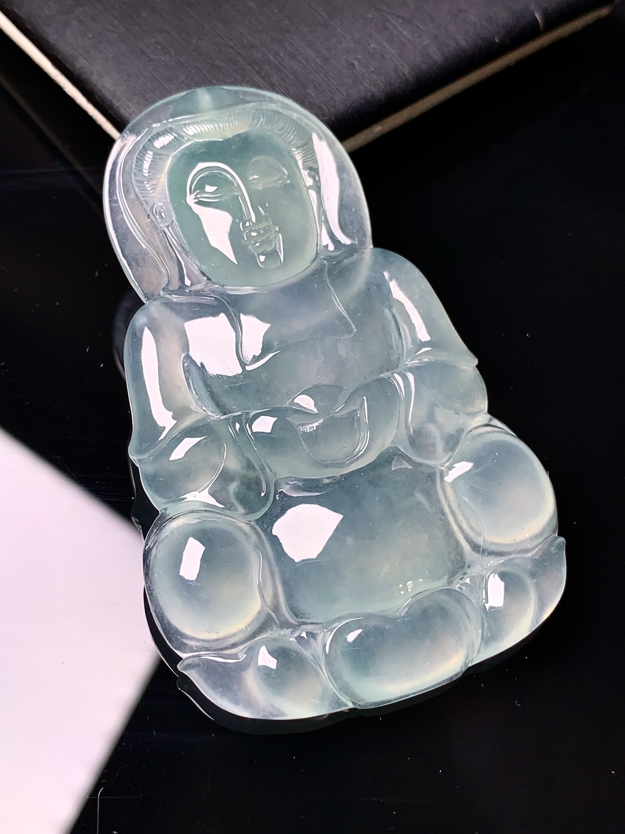 冰种观音菩萨吊坠 玉质细腻 色泽艳丽清新 水润亮眼 整体尺寸60.2*37.5*5c1