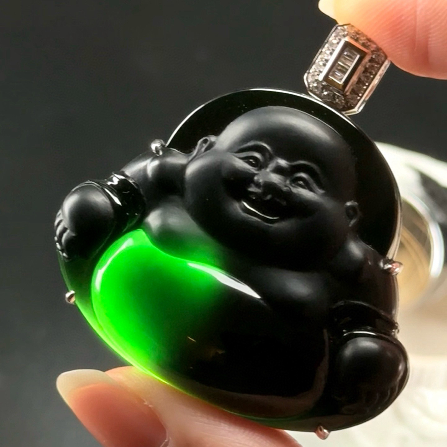 精品墨翠大肚佛 种好色正 黑度极好 打灯通透 简约大气  尺寸46.2
