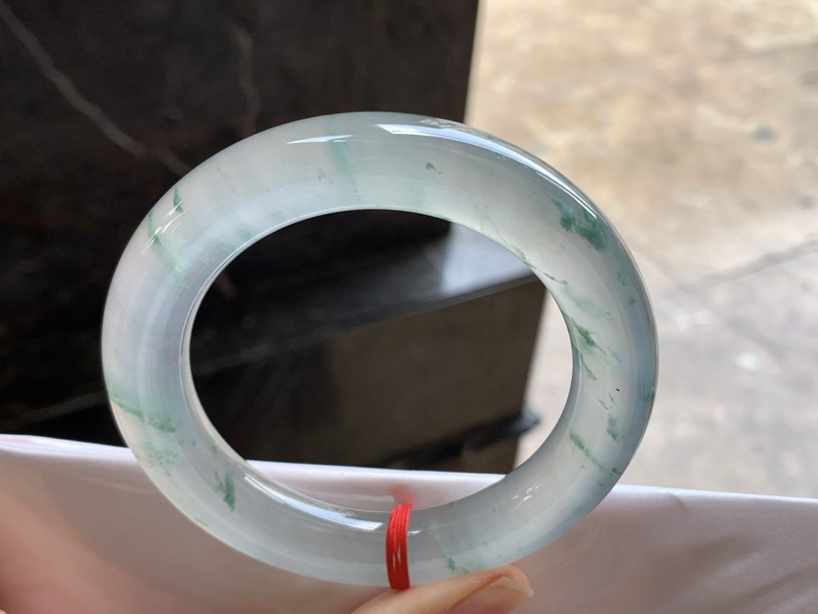 57.5-12

高冰蓝花圆条手镯^_^透亮 荧光十足 飘花灵韵