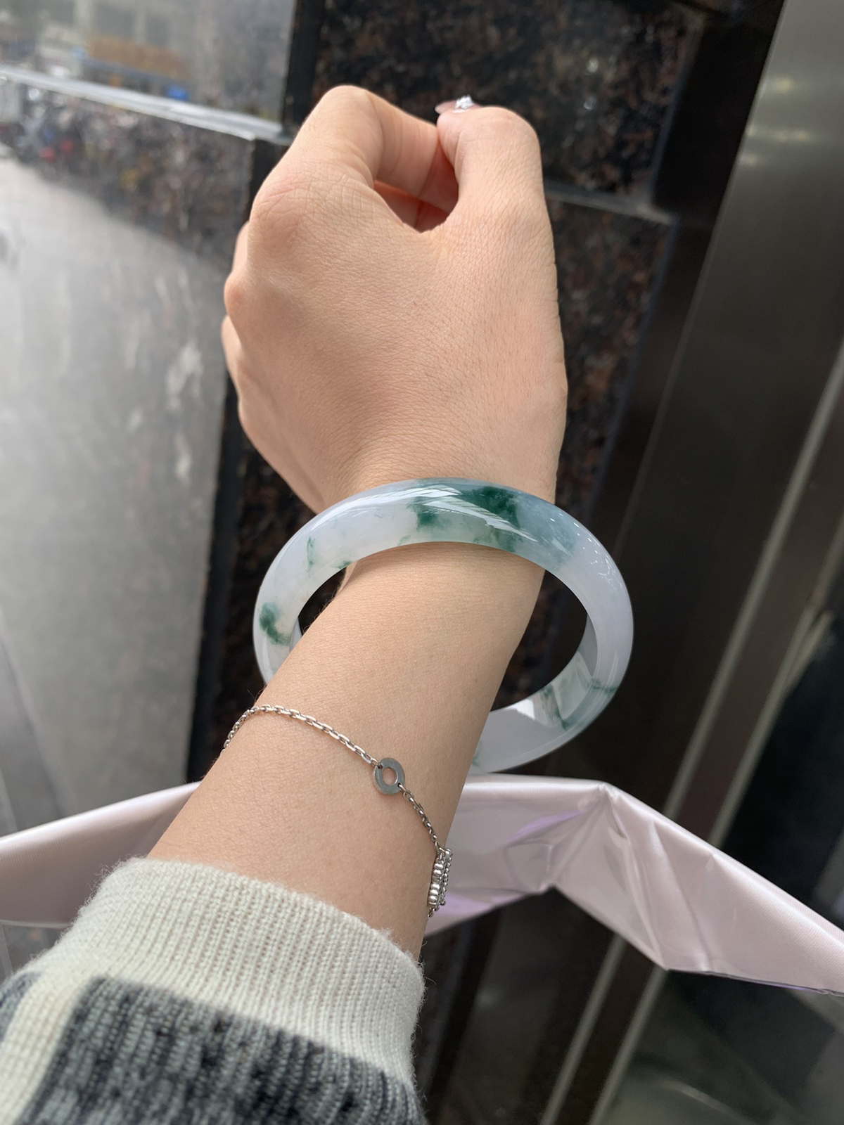 冰飘蓝花正圈59.1-7.6-13.9
花色灵动飘逸，墨兰如画，有江南烟雨之感，蓝花飘洒，精致仙气，上手优雅气质。