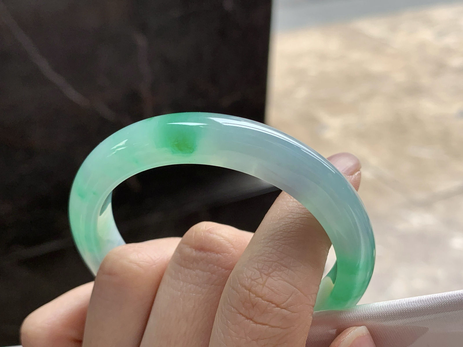 51-6.9-7.8

飘绿手镯^_^色阳