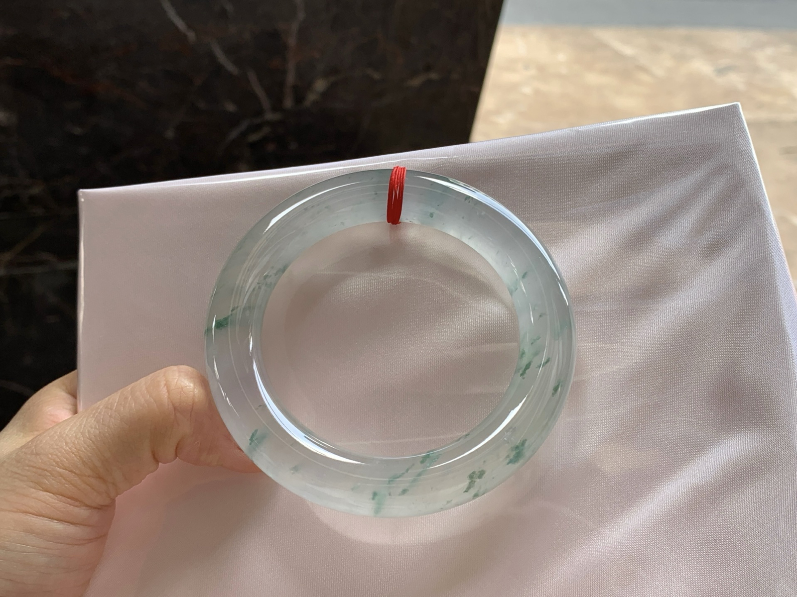 57.5-12

高冰蓝花圆条手镯^_^透亮 荧光十足 飘花灵韵