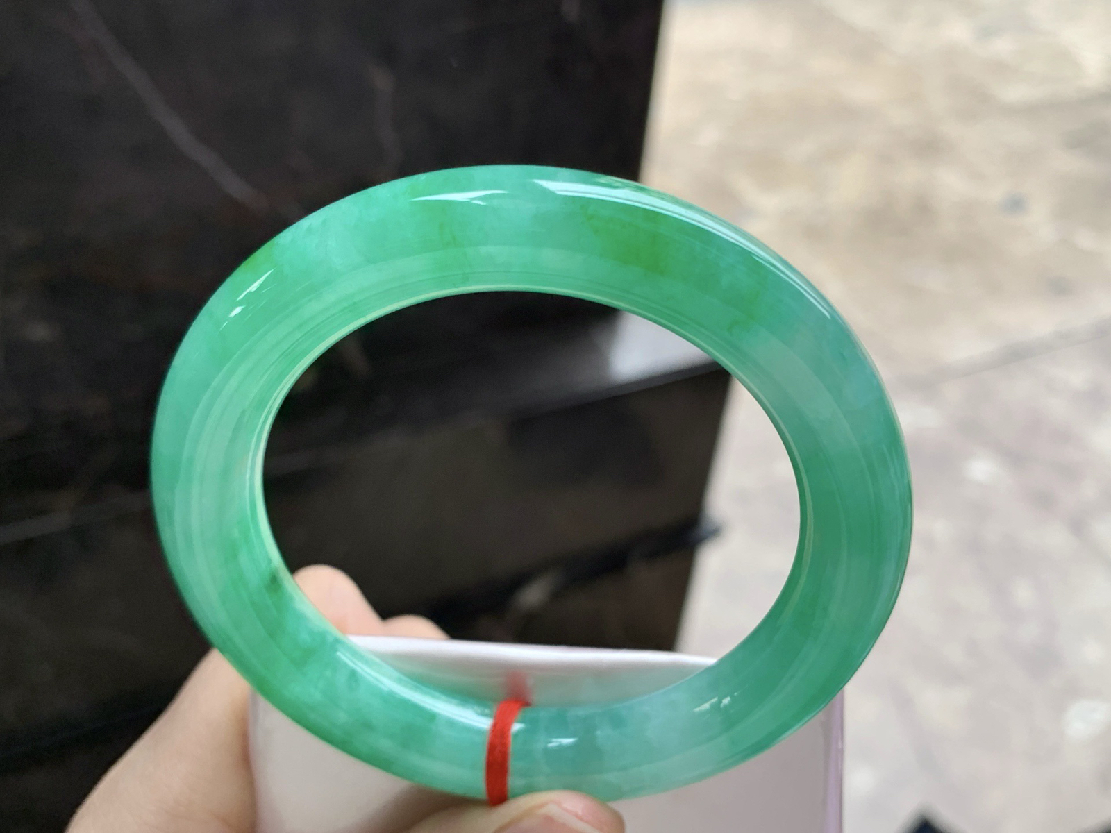 57-11.1

阳绿色圆条手镯^_^色阳