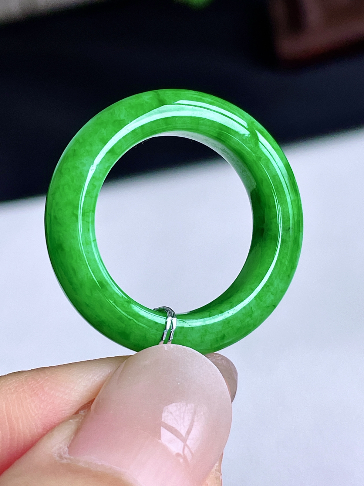 【裸石】冰阳绿戒圈指环
【说明】性价比高  
【尺寸】6.3-4.5
【圈口】16号