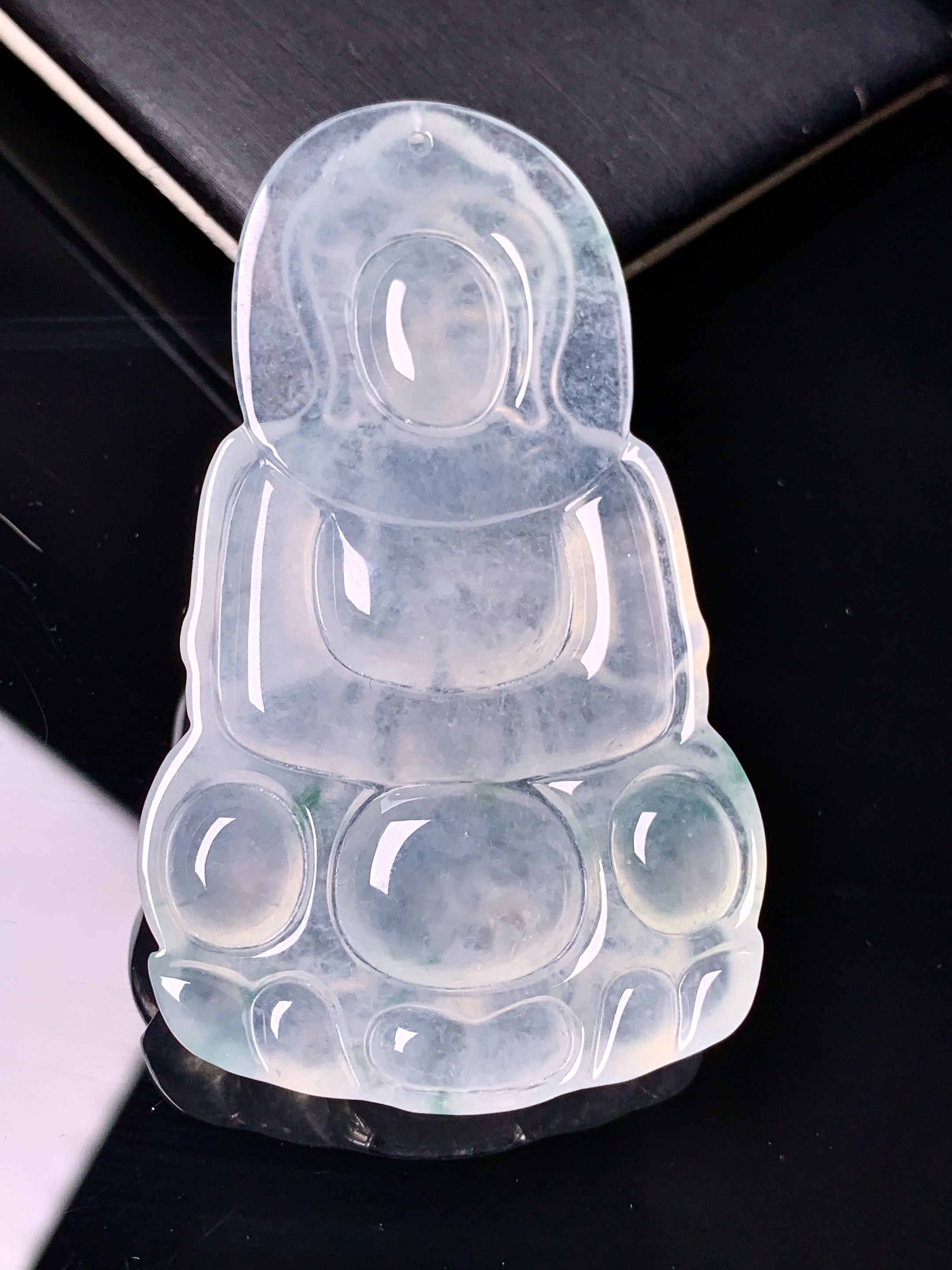 冰种观音菩萨吊坠 玉质细腻 色泽艳丽清新 水润亮眼 整体尺寸60.5*35.3*6.3c1