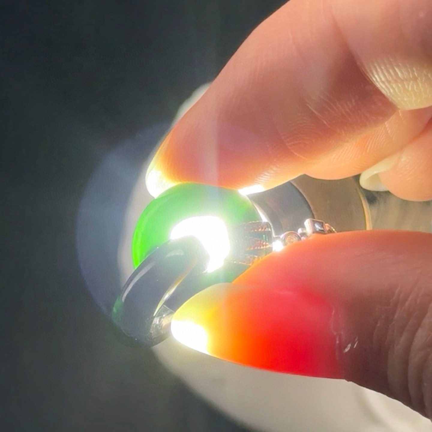 精品18k墨翠环环相扣耳坠 种好色正 黑度极好 打灯通透 油性十足 尺寸13.7