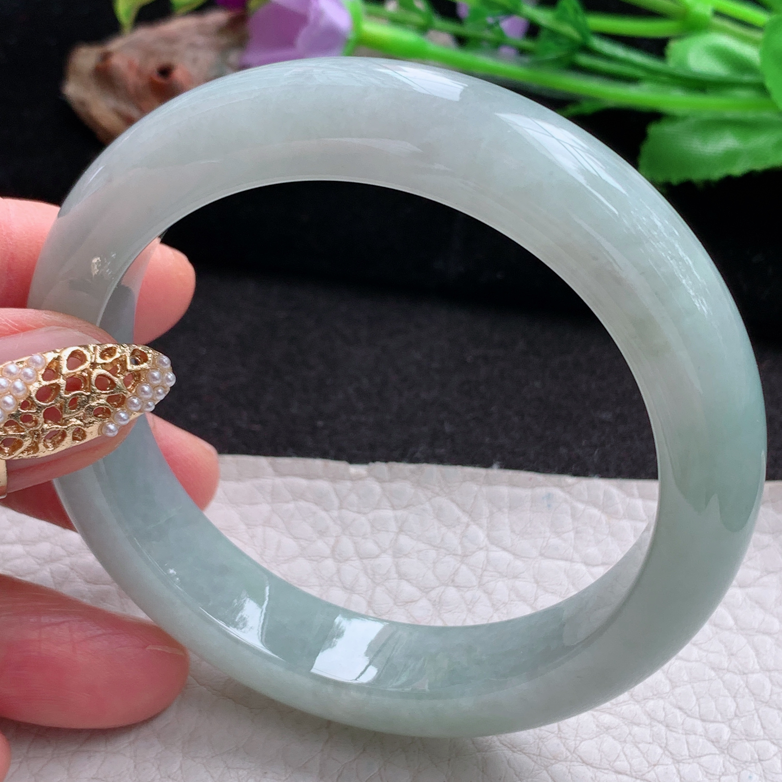 js实拍57*12.5*9平安镯 天然翡翠a货手镯浅绿胶感正圈玉镯子