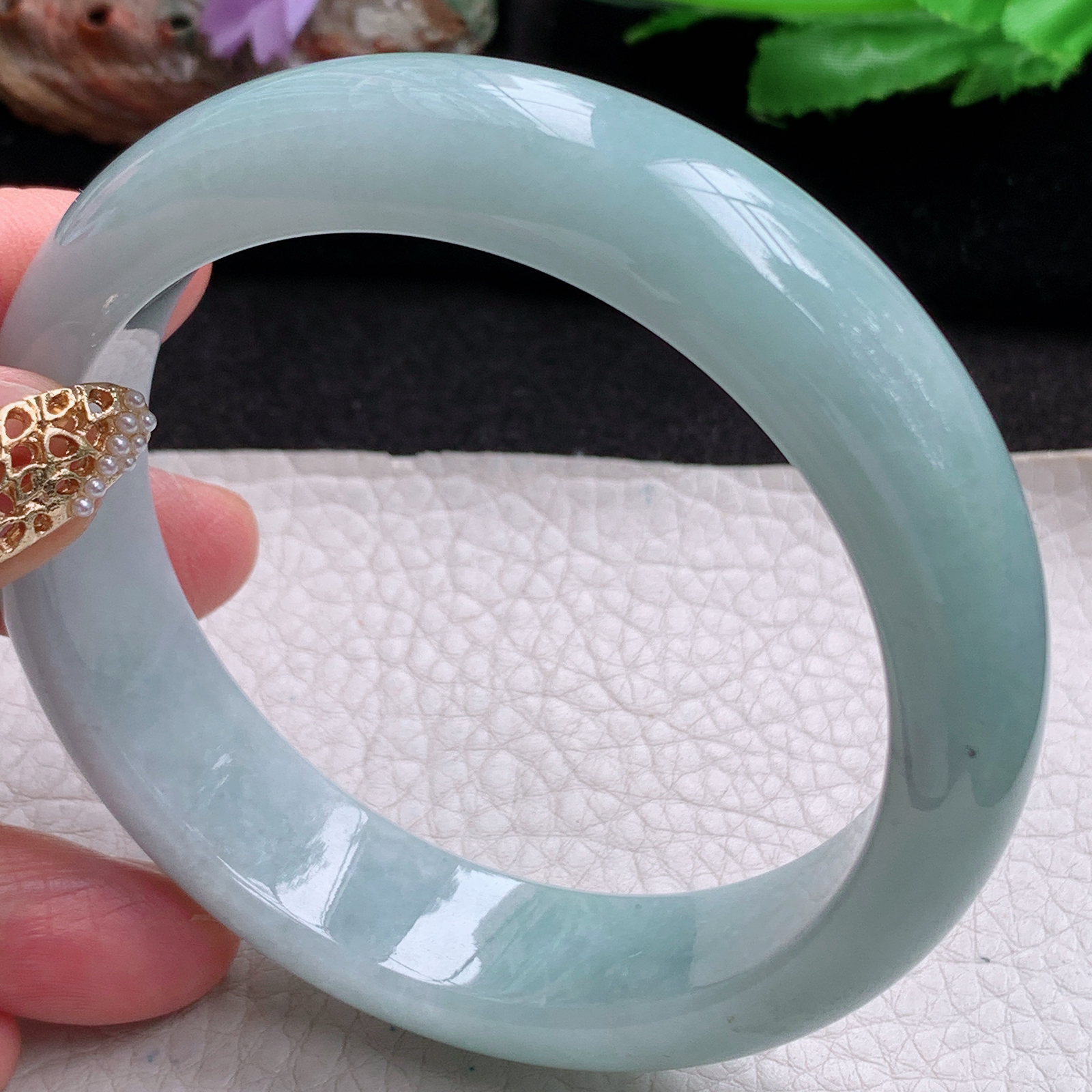 nr大圈口62*16*8.7轮胎镯 天然翡翠a货手镯浅绿大气正圈玉镯子