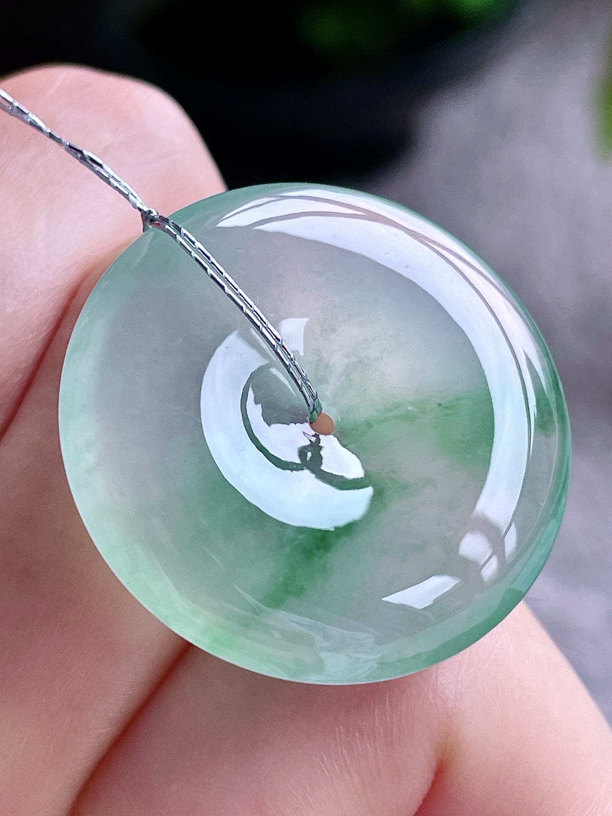 【裸石】高冰飘花平安扣吊坠
【说明】缅料 性价比高  
【尺寸】28.7-5.7