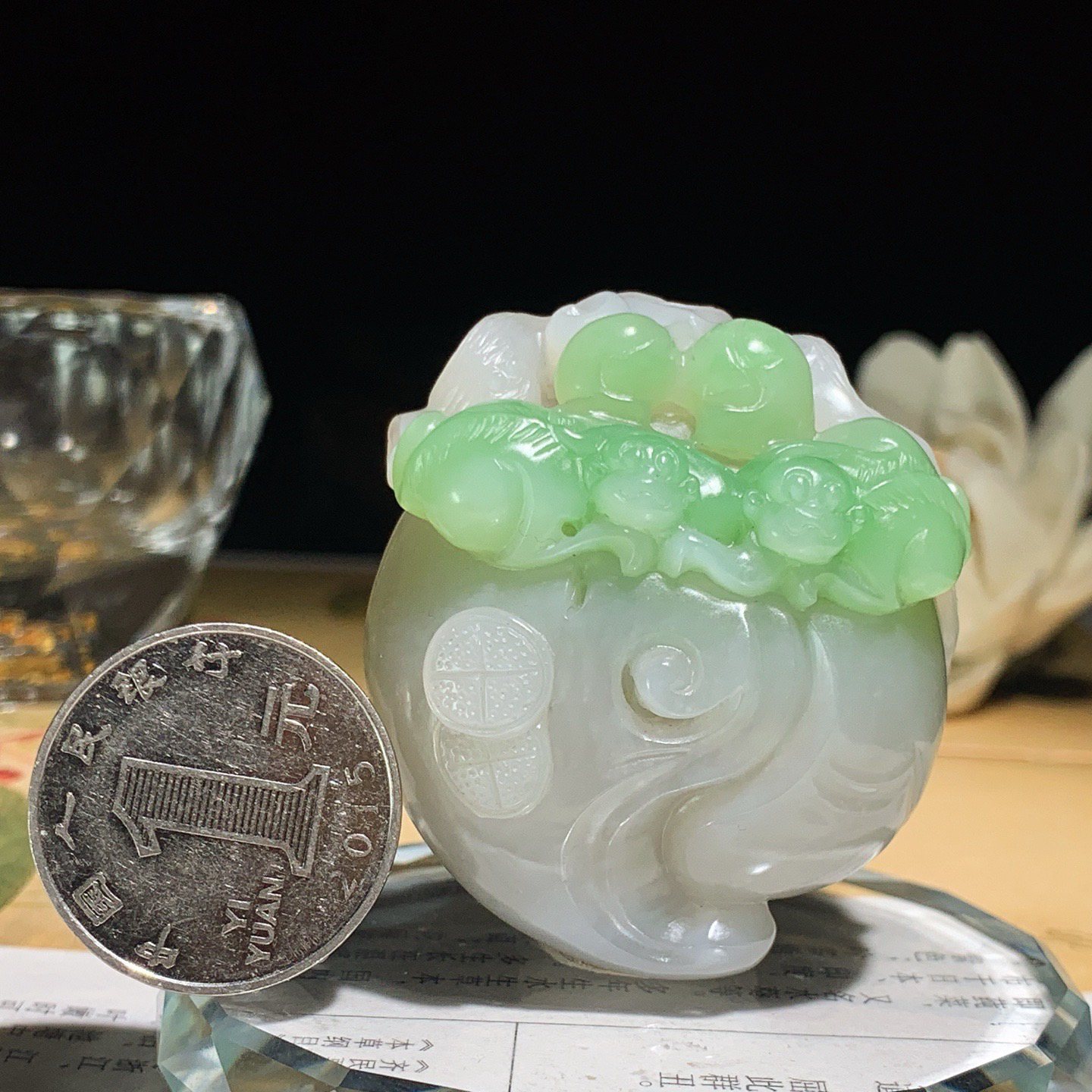 和田玉青海翠翠青代代封侯猴挂件！尺寸50/43/29重82克.玉质细腻油润。手推出油。佩戴高端典雅。lt260410