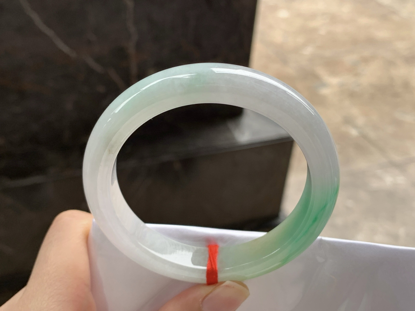 56-12.4-8.5

黄加绿手镯^_^玉质温润