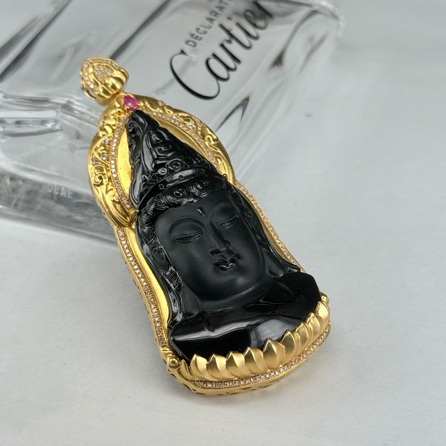 精品18k墨翠观音头 黑度极好 打灯通透  油性十足 尺寸68