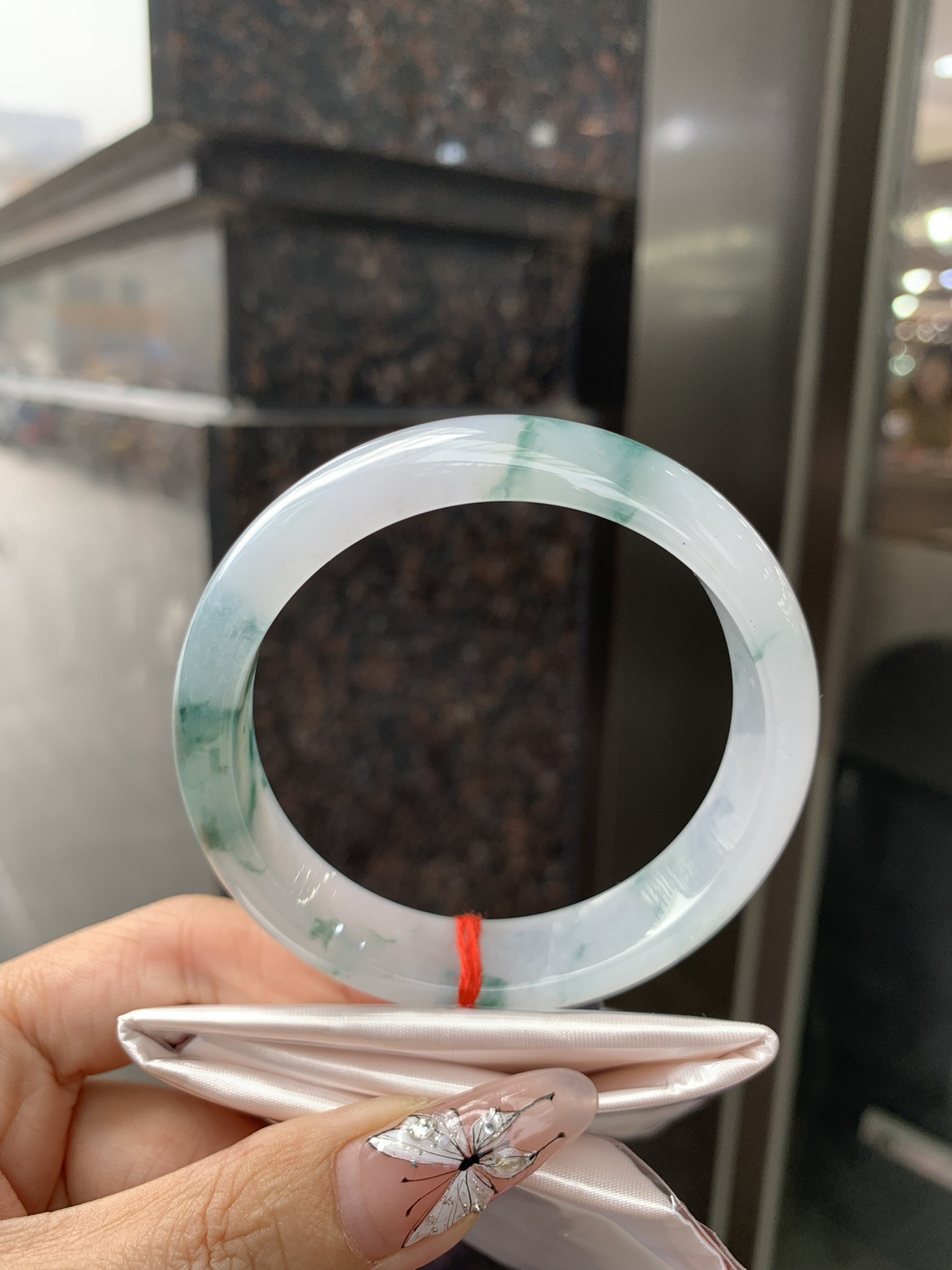 冰飘蓝花正圈59.1-7.6-13.9
花色灵动飘逸，墨兰如画，有江南烟雨之感，蓝花飘洒，精致仙气，