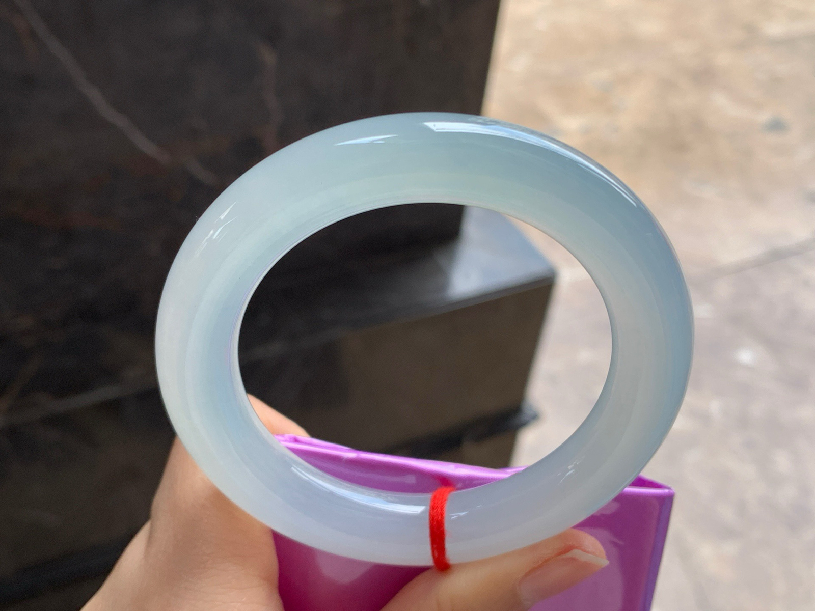 56-11.6

冰种圆条手镯^_^水润冰透 清新