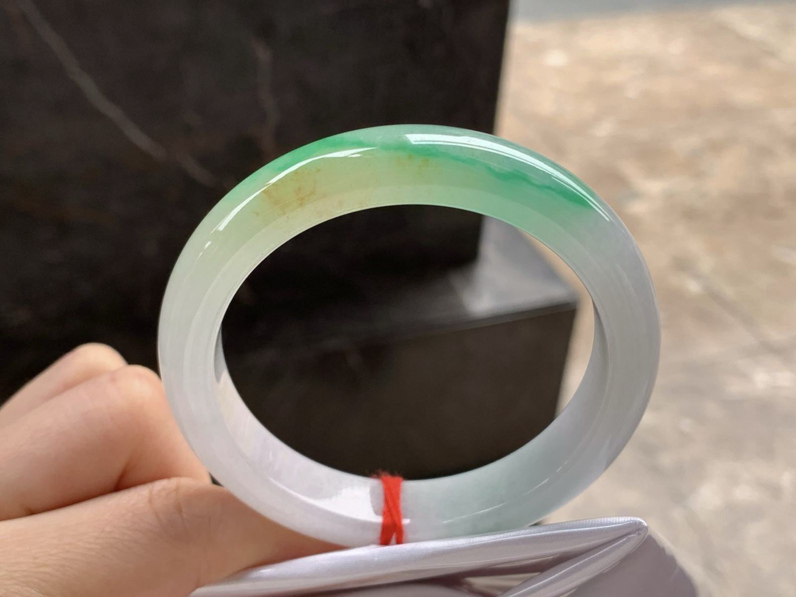 56-12.4-8.5

黄加绿手镯^_^玉质温润