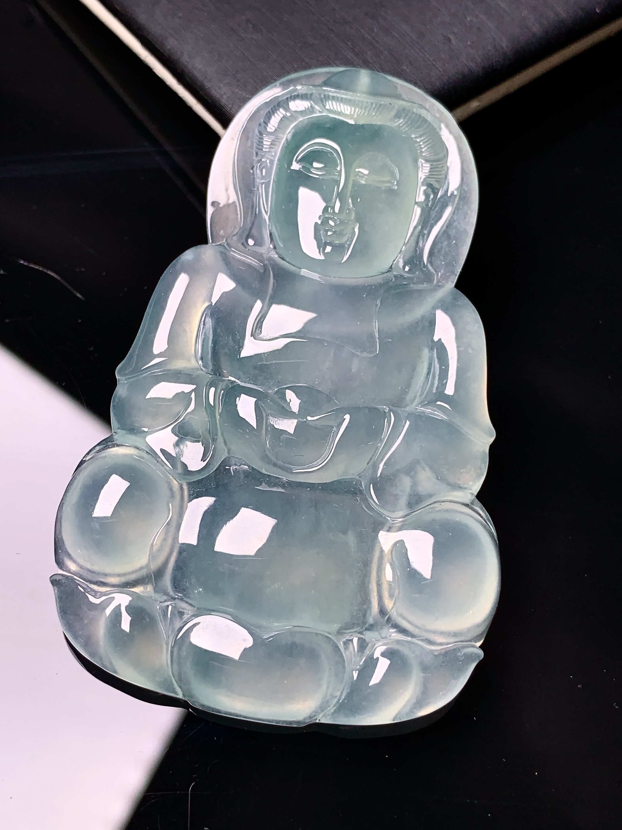 冰种观音菩萨吊坠 玉质细腻 色泽艳丽清新 水润亮眼 整体尺寸60.2*37.5*5c1