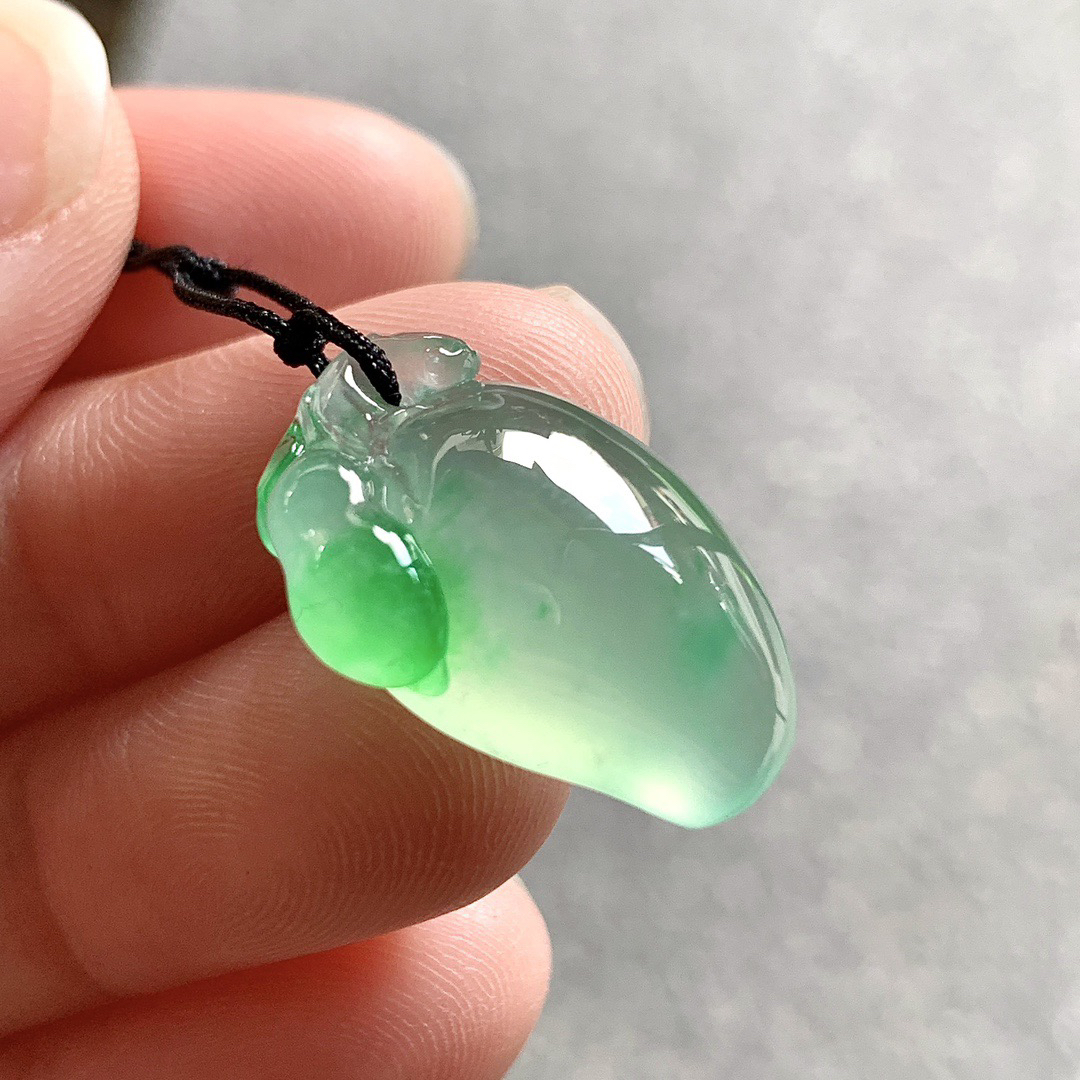 ️ 福瓜通体盈绿如凝露，弧线饱满似初熟。
尺寸21.8×14×7.3