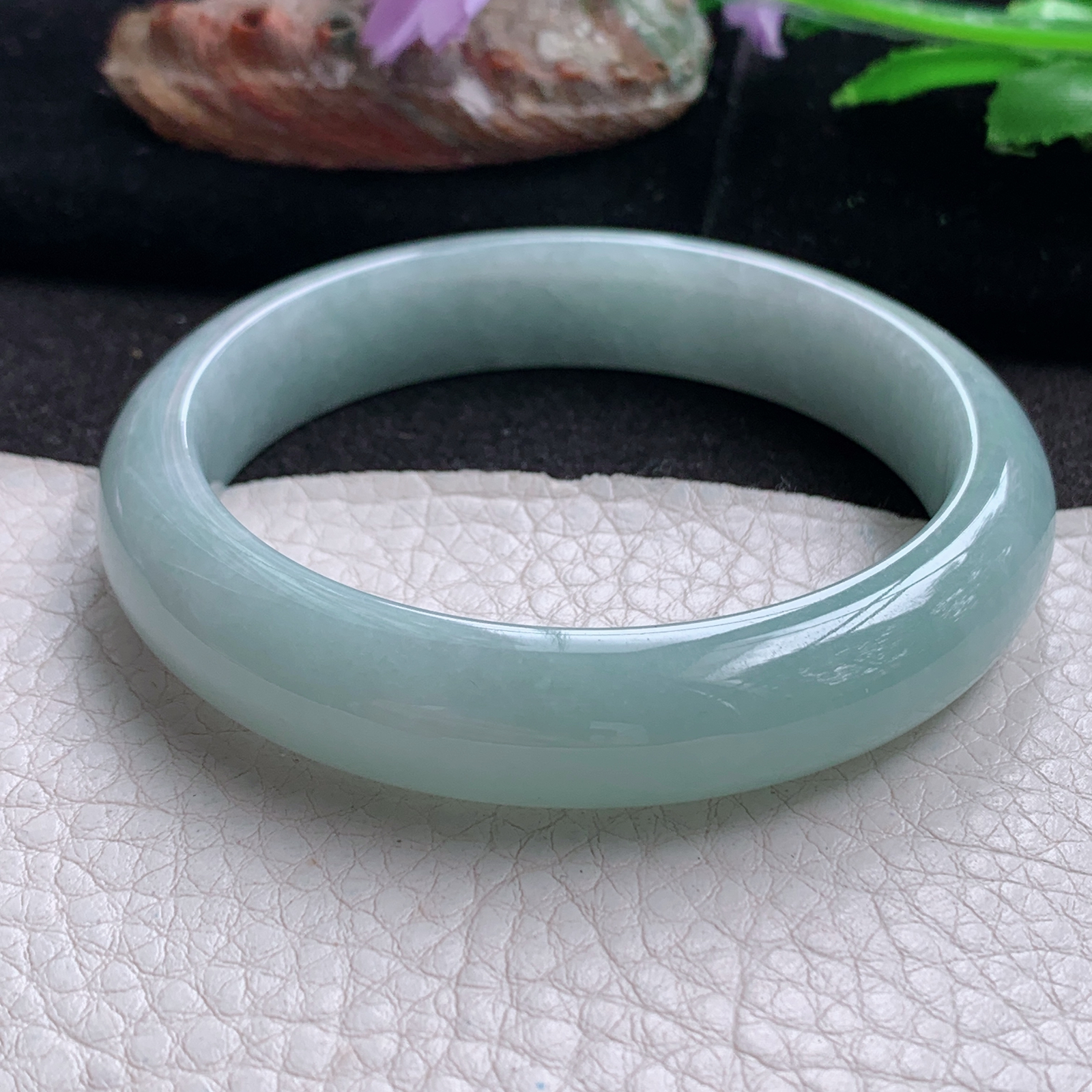 js实拍56*12.5*7.7平安镯 天然翡翠a货手镯浅绿正圈玉镯子